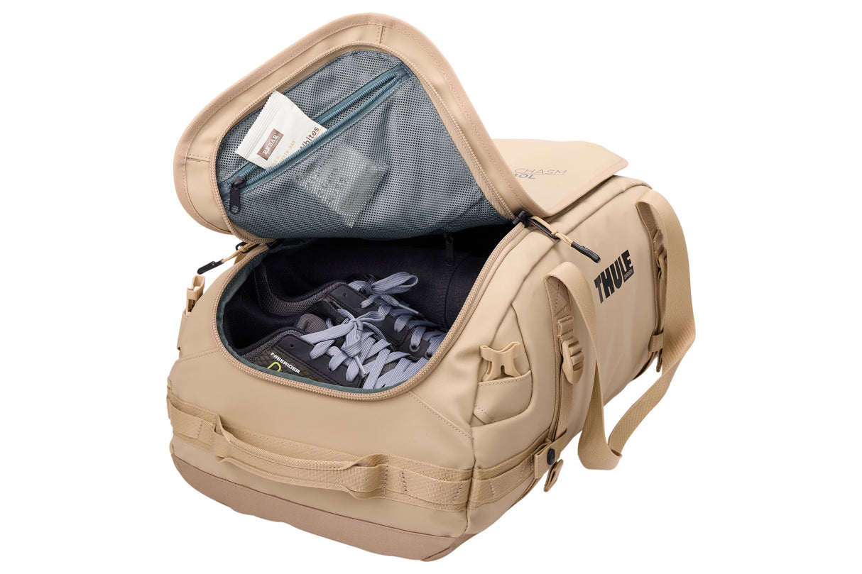 Thule Chasm 40L duffel bag gentle beige
