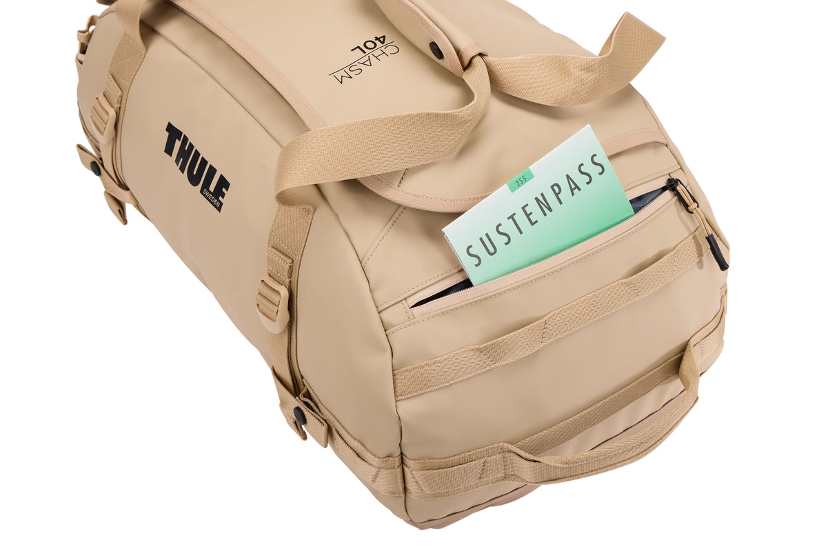 Thule Chasm 40L duffel bag gentle beige