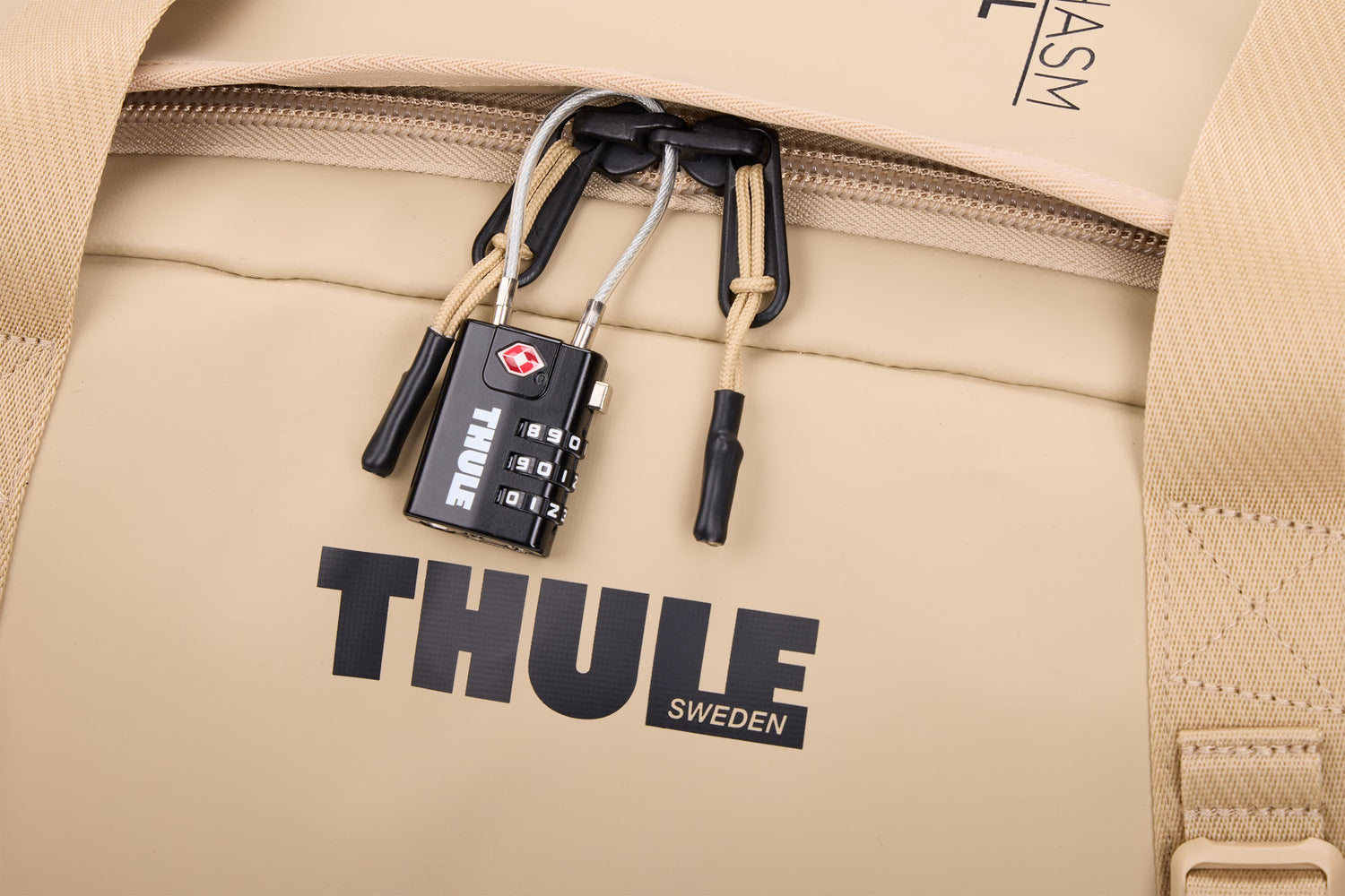 Thule Chasm 40L duffel bag gentle beige