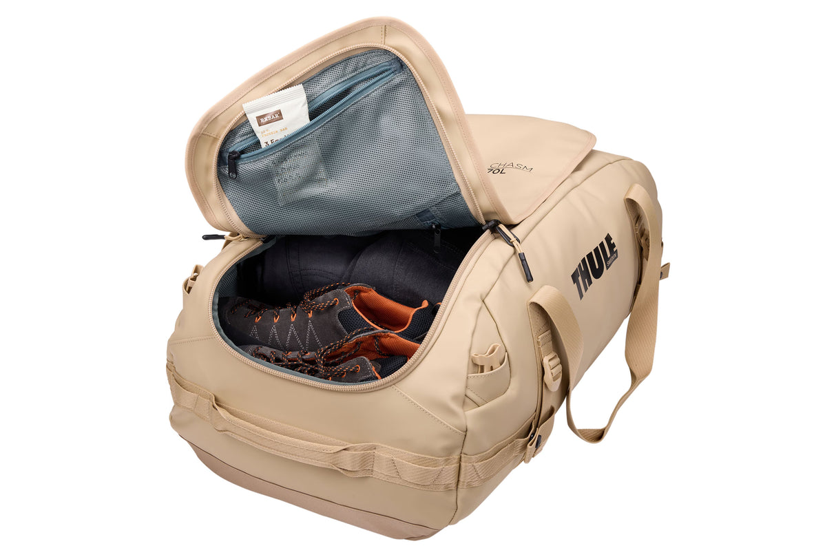 Thule Chasm 70L duffel bag gentle beige