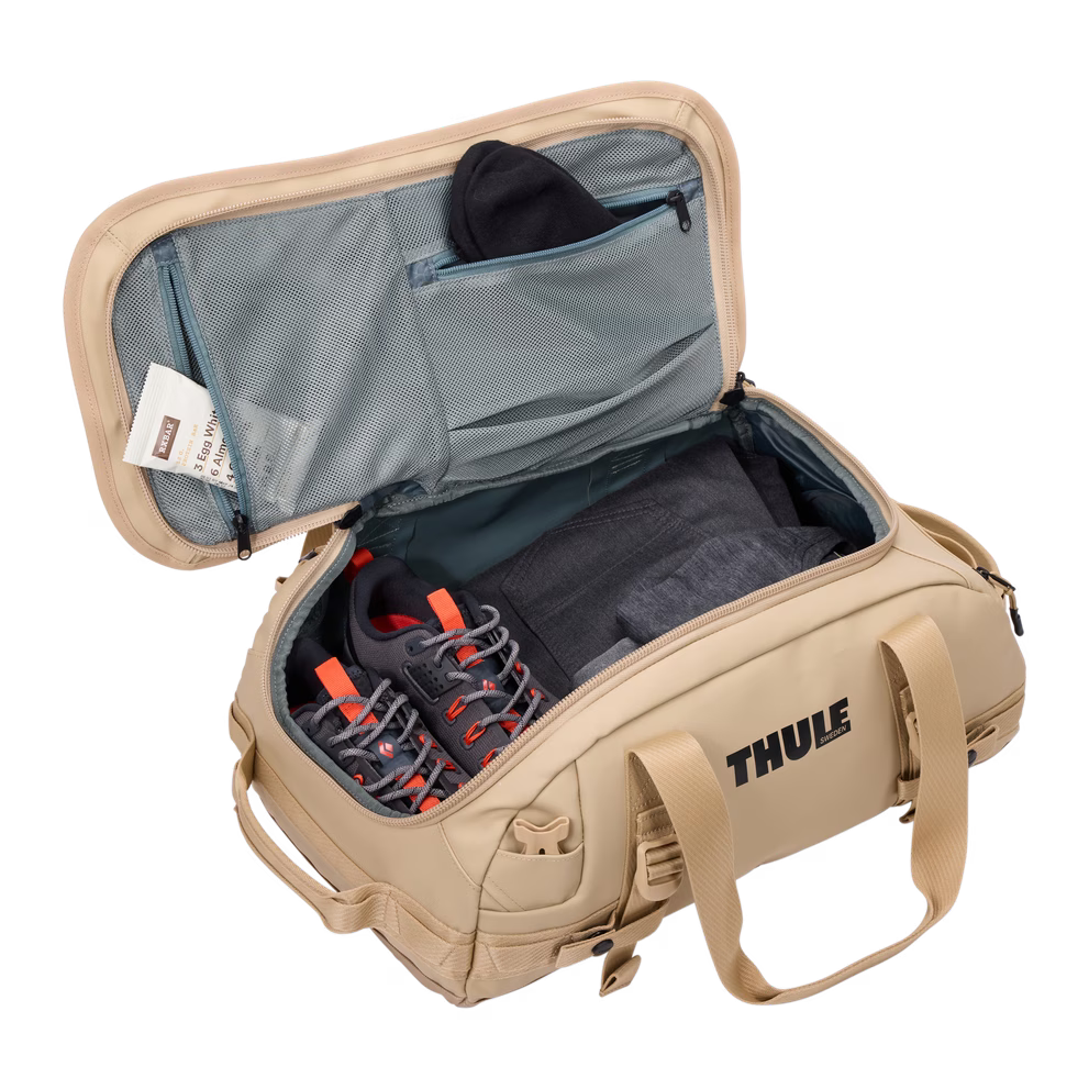 Thule Chasm 30L duffel bag gentle beige
