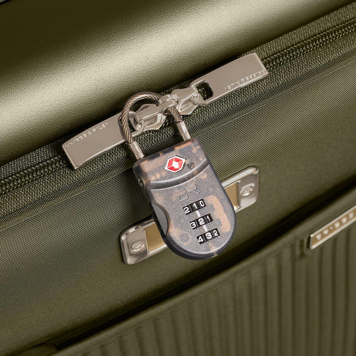 Briggs & Riley Sympatico 3.0 Essential Front Pocket 22" Carry-On Spinner
