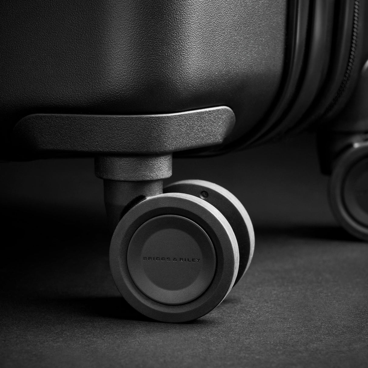 Briggs & Riley Sympatico 3.0 Large 30" Expandable Spinner