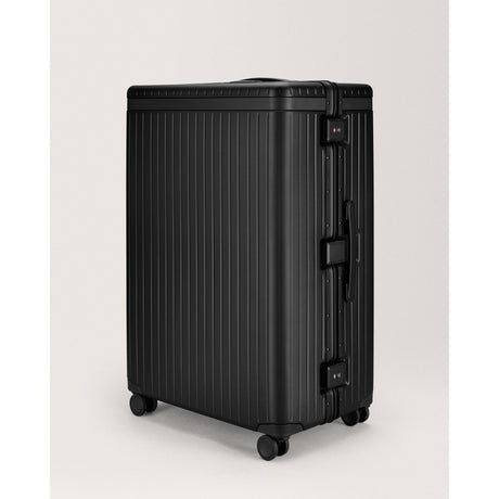 Carl Friedrik Hybrid The Large Check-in