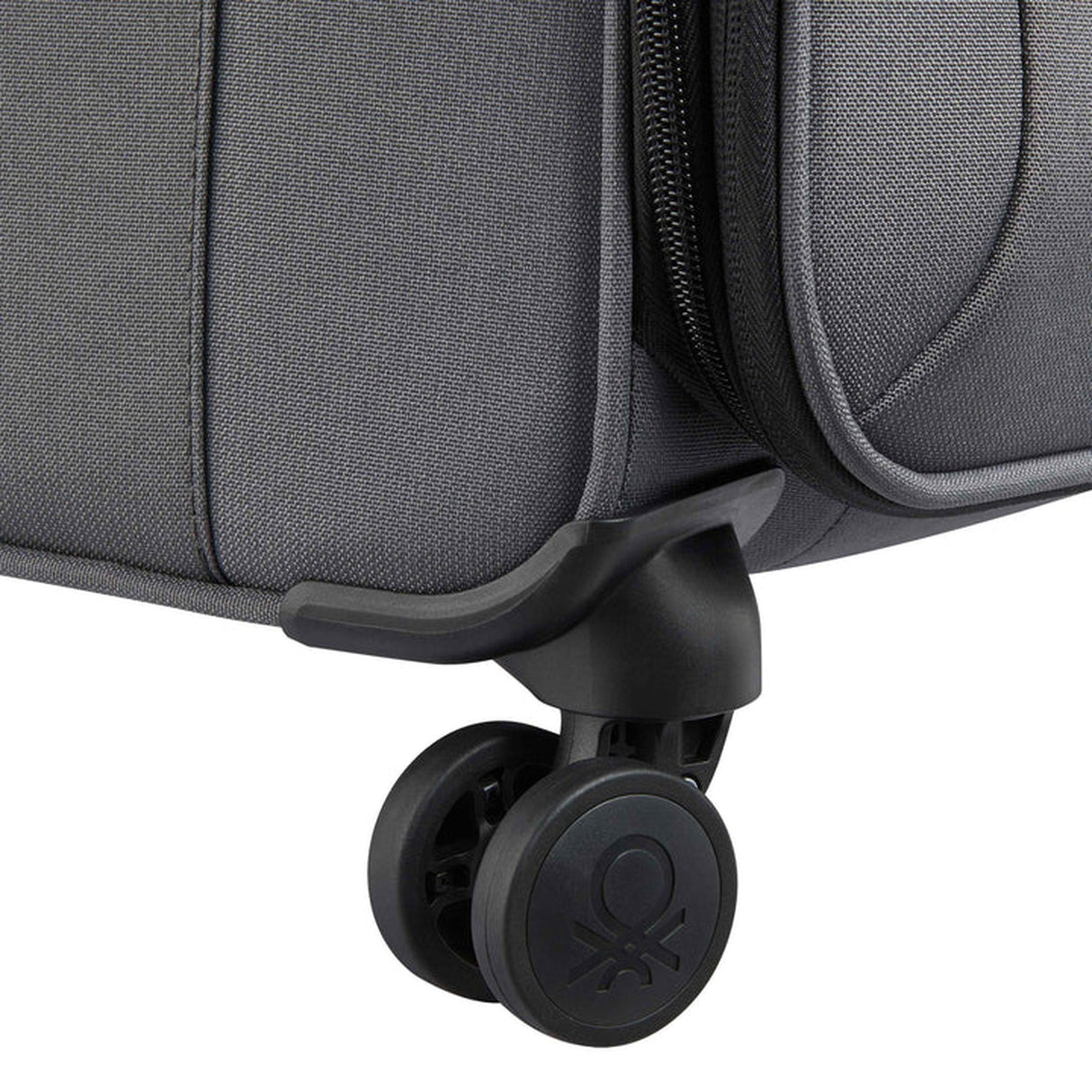 Delsey BE 19" Expandable Spinner Carry-On