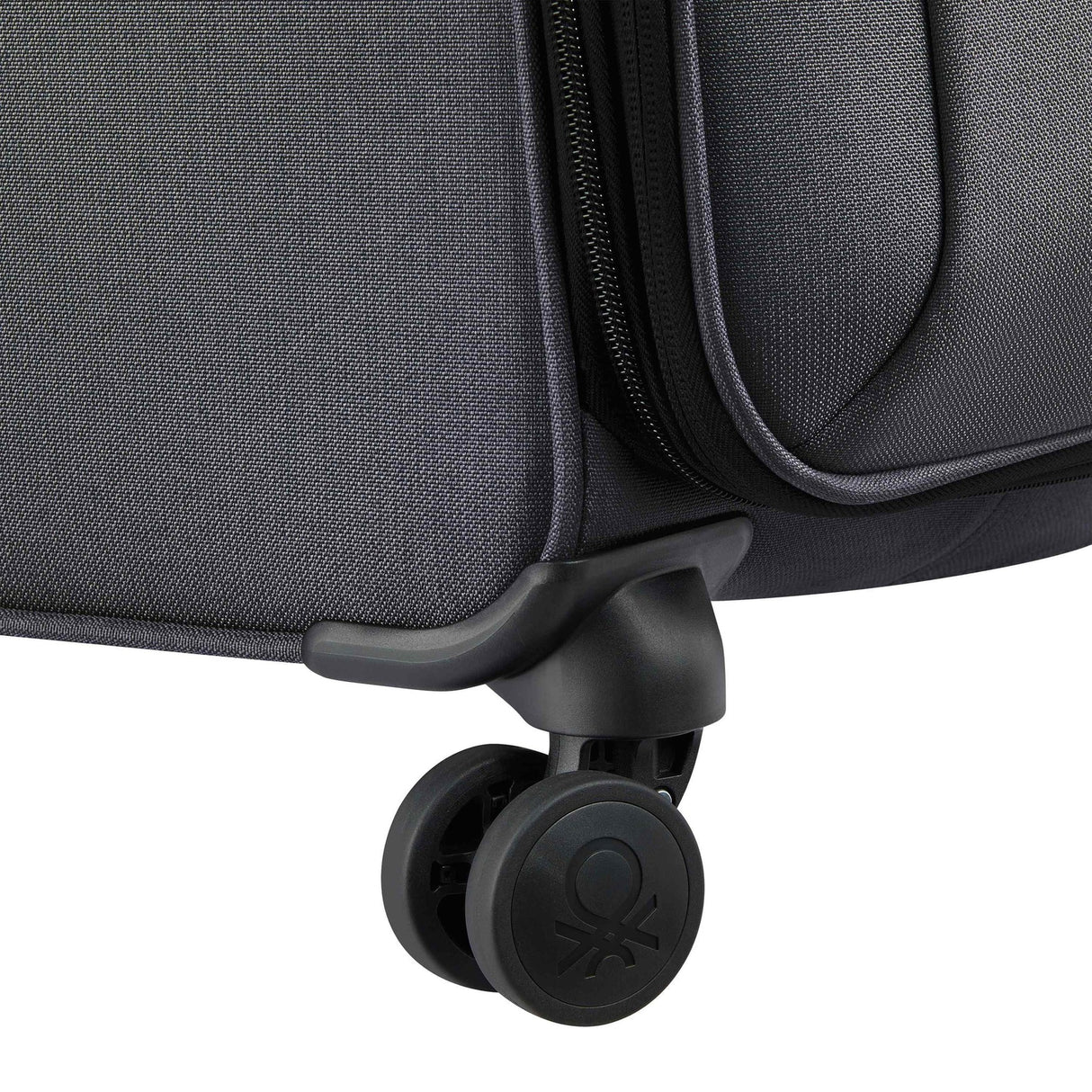 Delsey BE 27" Expandable Spinner Upright