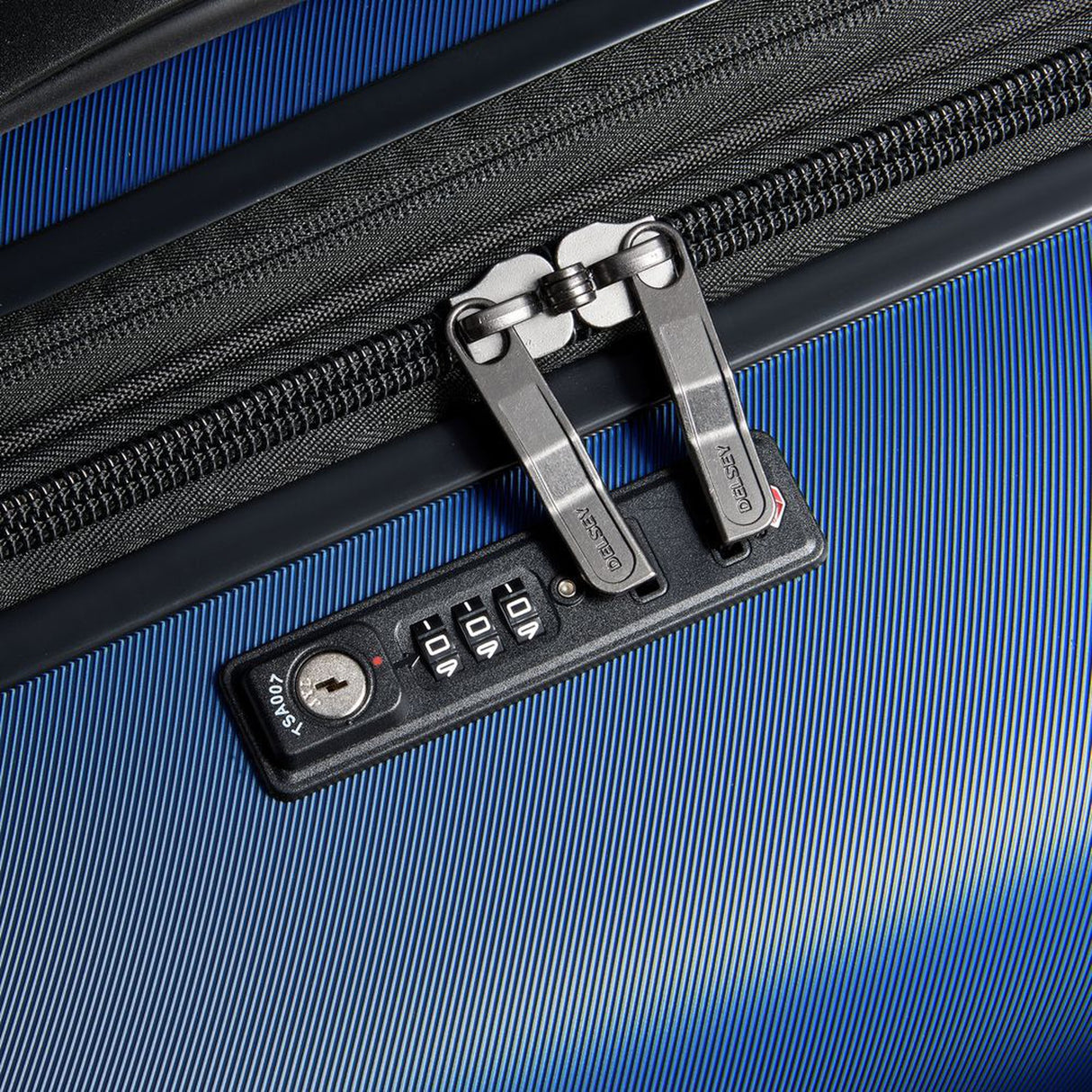 Delsey Cruise 3.0 28" Expandable Spinner Upright