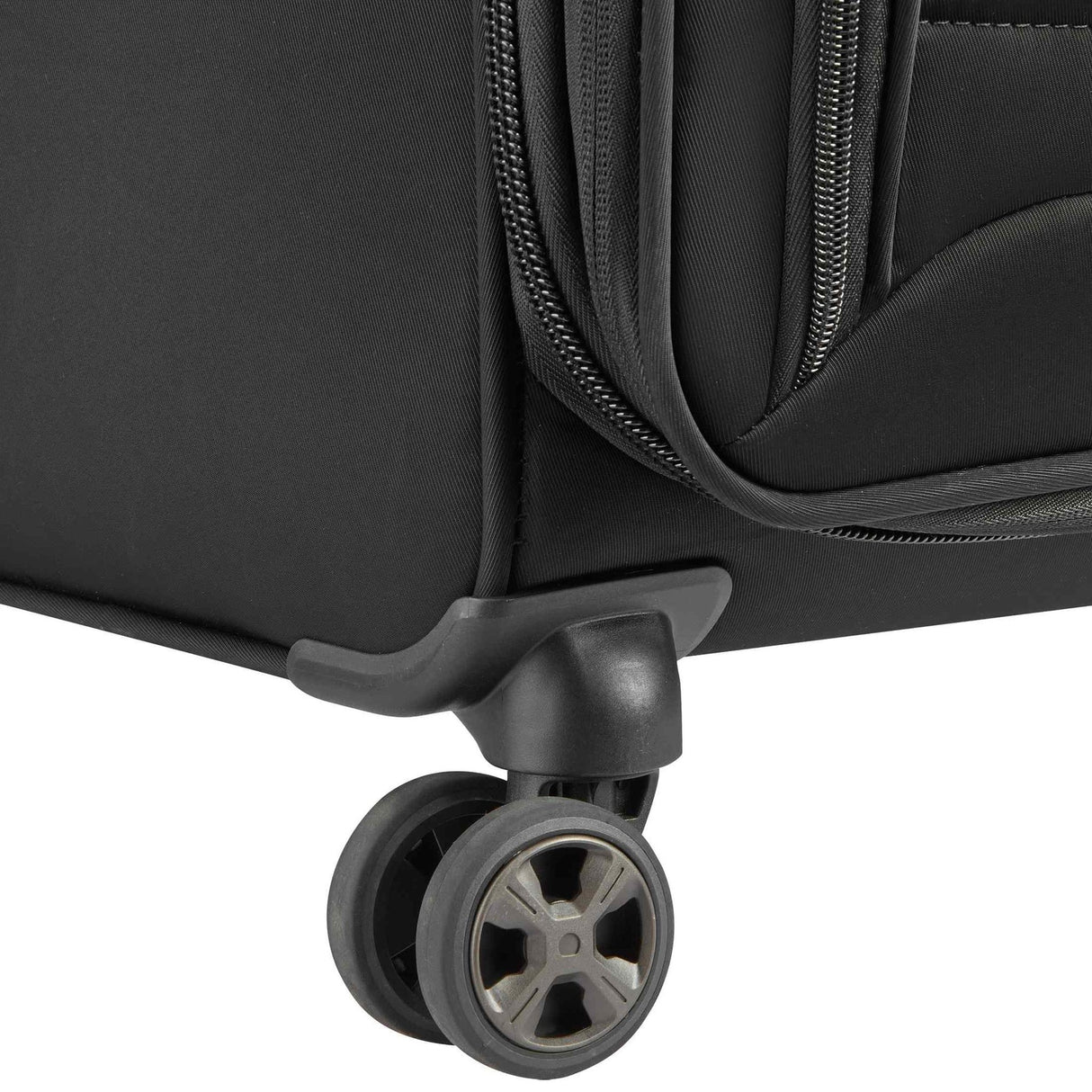 Delsey Cruise 3.0 Soft 28" Expandable Spinner Upright