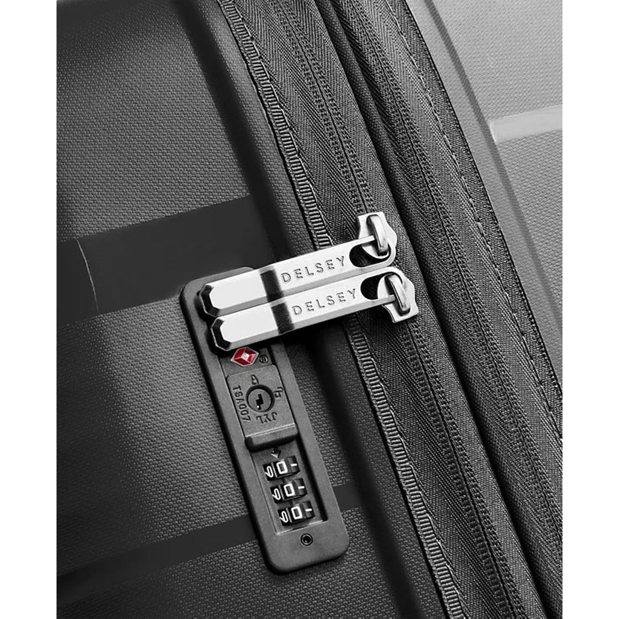 Delsey Dune 29" Expandable Spinner Upright