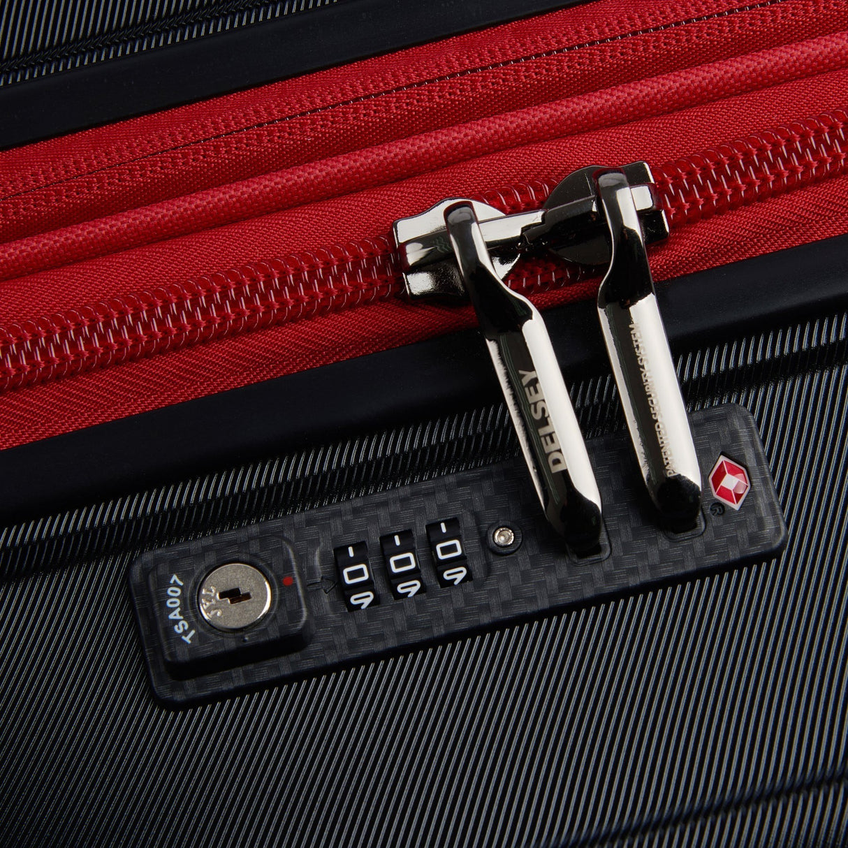 Delsey Shadow 5.0 27" Spinner