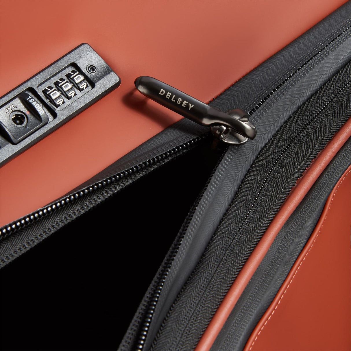 Delsey Turenne Soft 27" Spinner