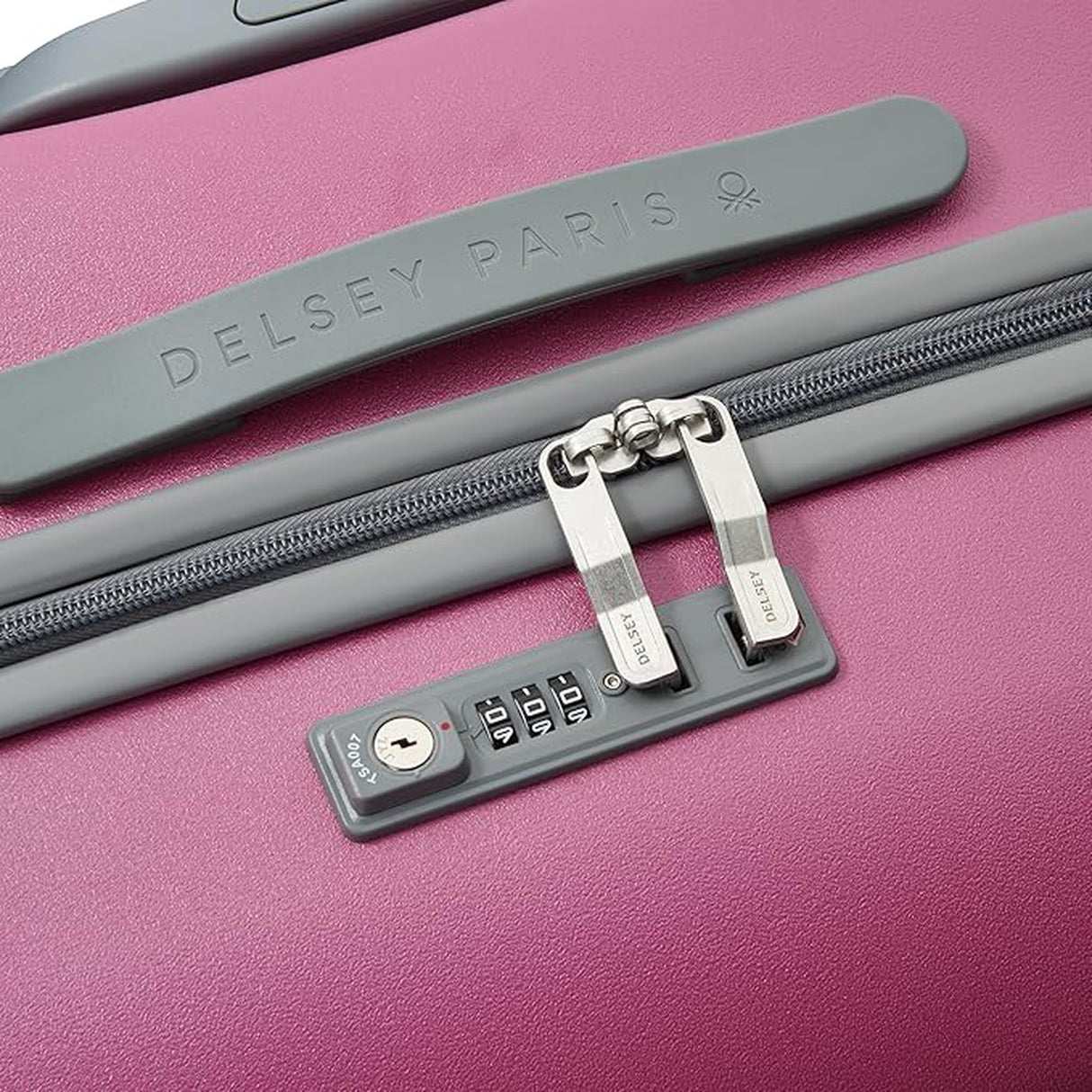 Delsey UCB 27" Spinner Upright