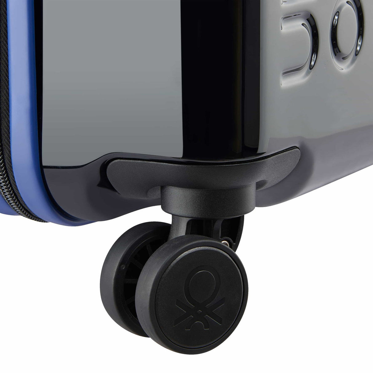 Delsey United 19" Spinner Carry-On