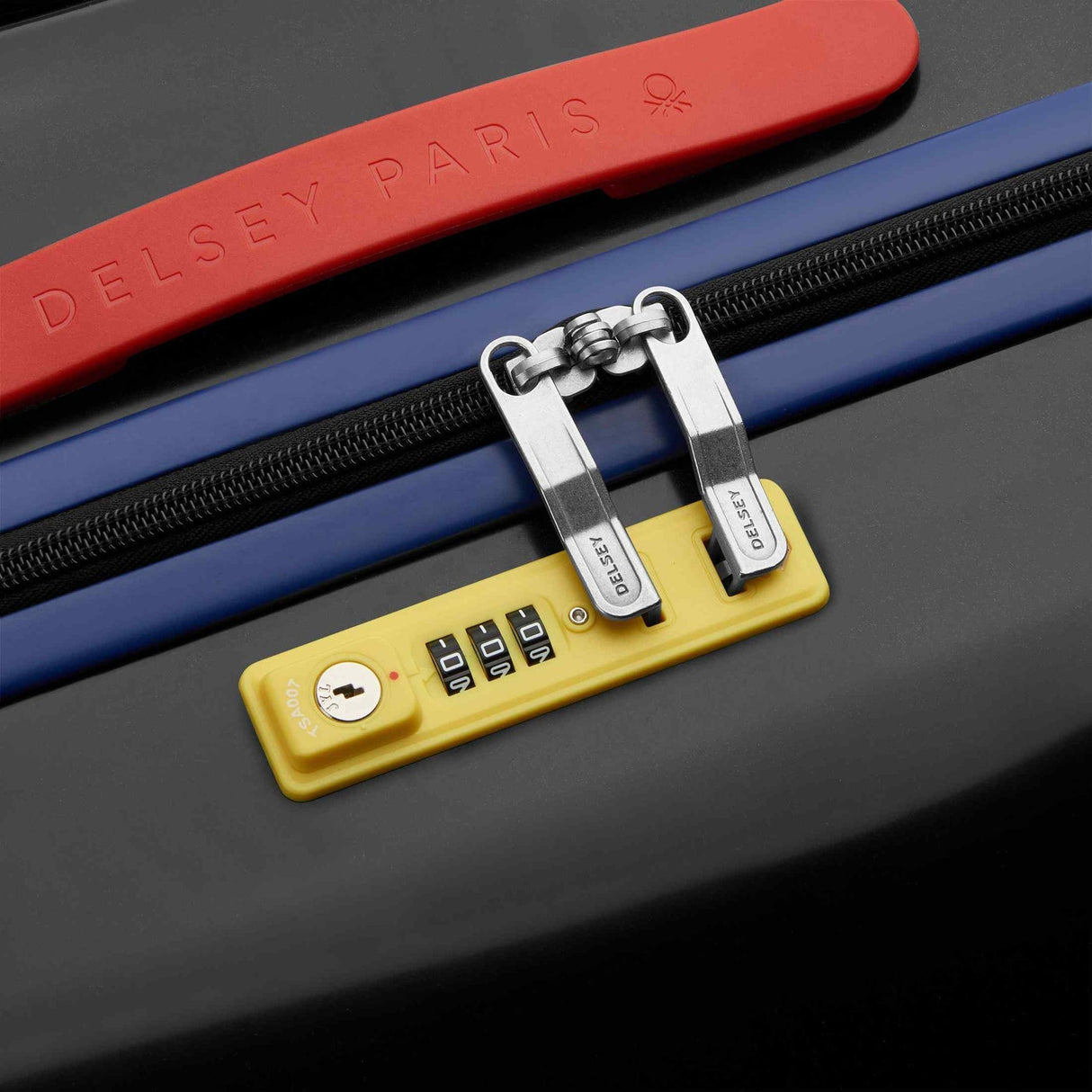 Delsey United 27" Spinner Upright