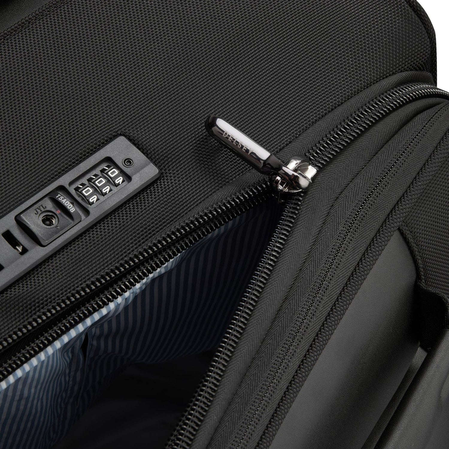 Delsey Wagram Expandable 26" Trunk Spinner