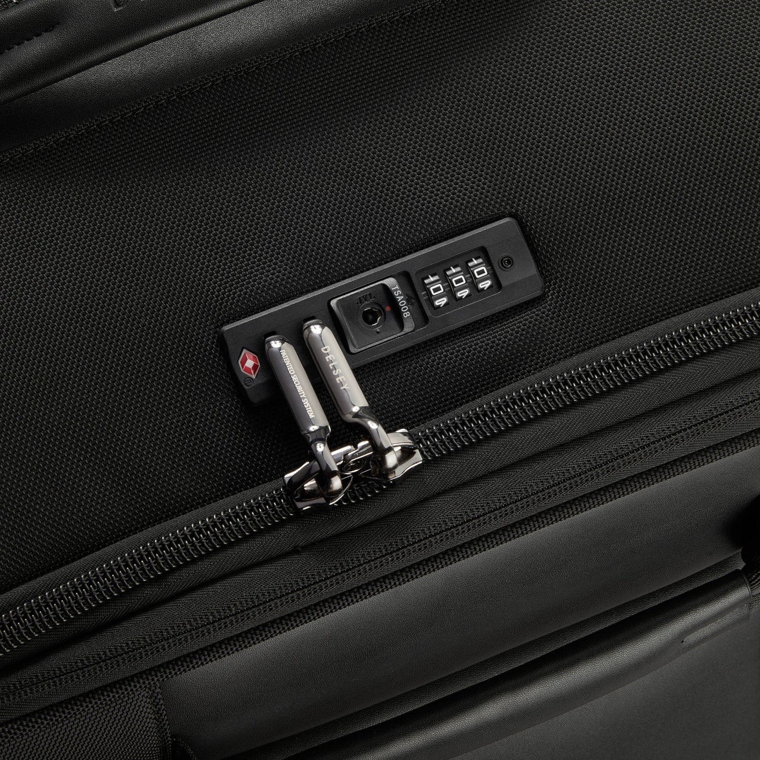 Delsey Wagram Expandable 26" Trunk Spinner