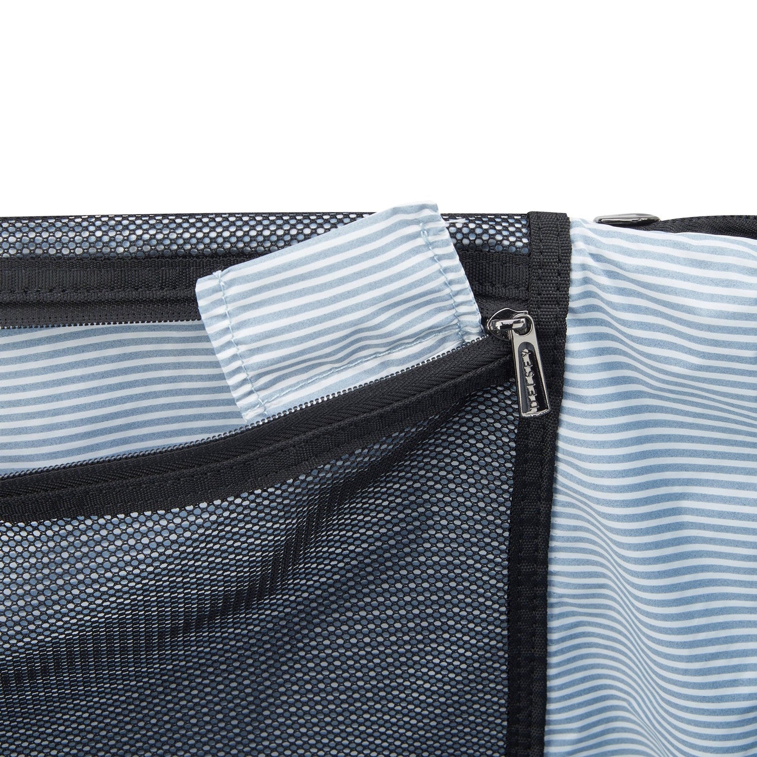 Delsey Wagram Expandable 26" Trunk Spinner