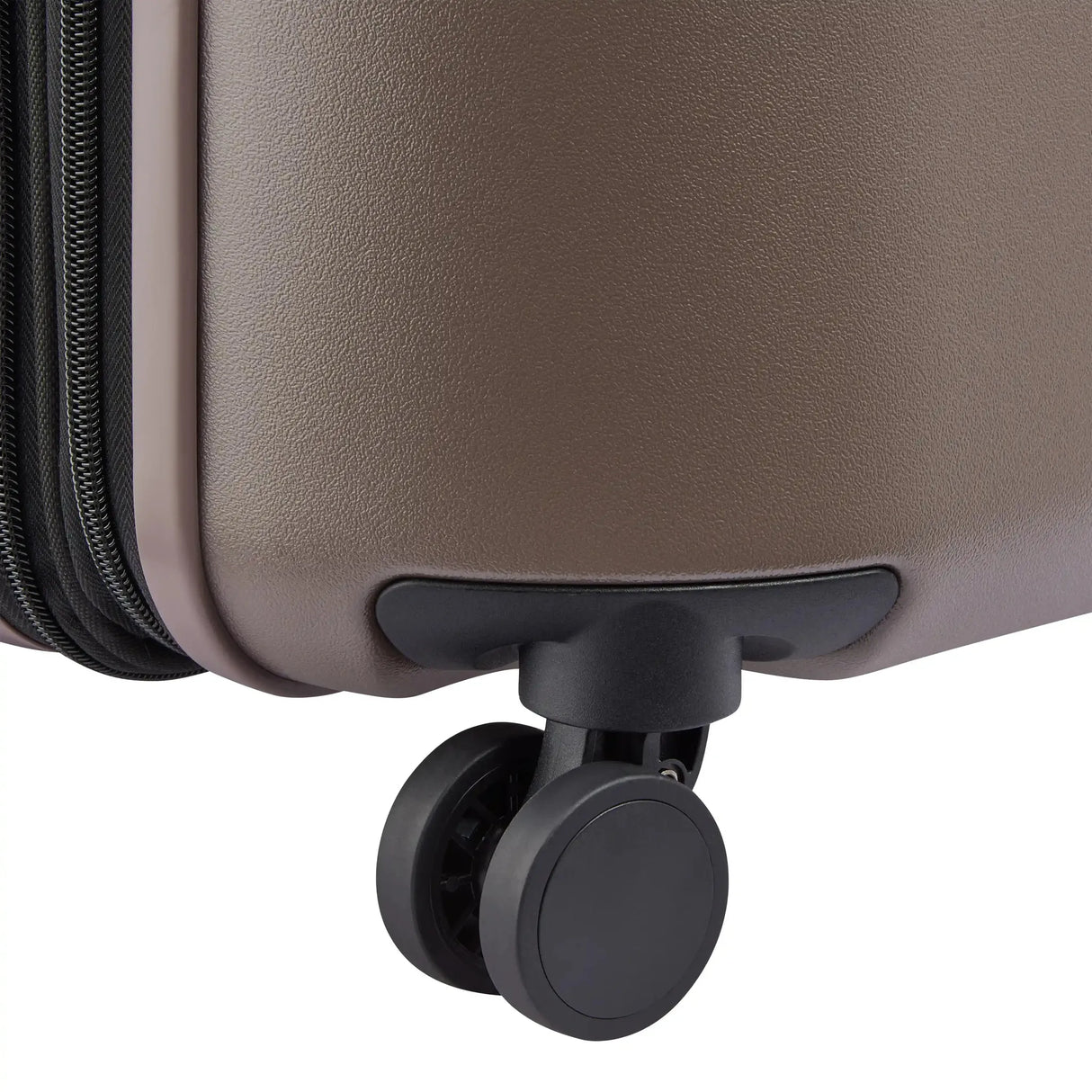 Delsey florence by mills Catch Flights Medium Expandable Spinner