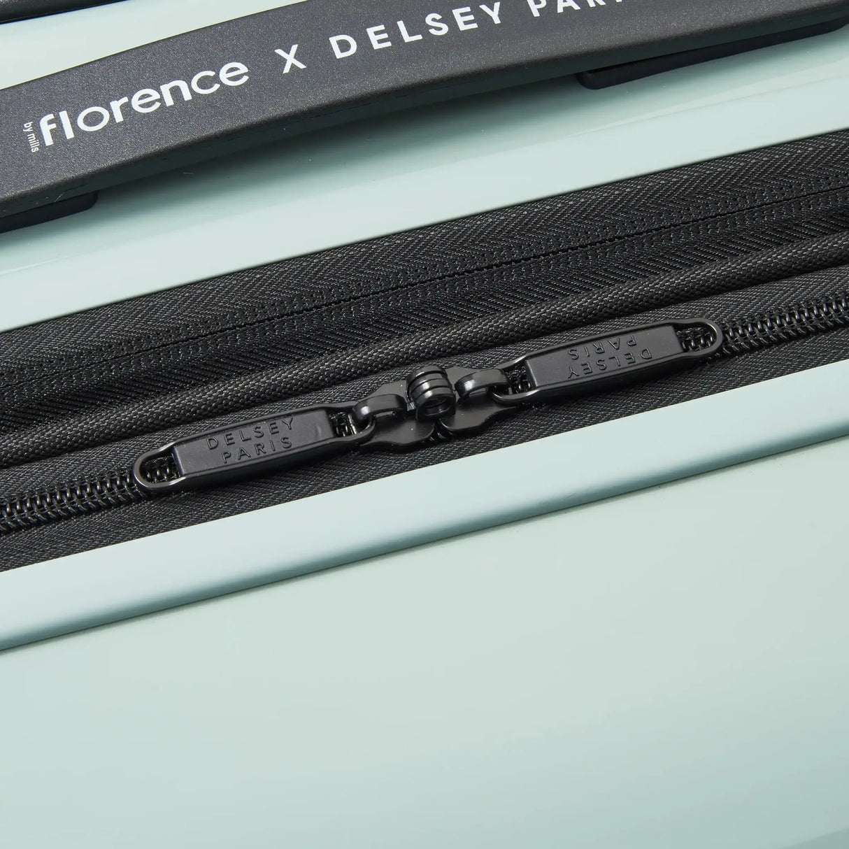 Delsey florence by mills Spin Me Away 24" Medium Expandable Spinner