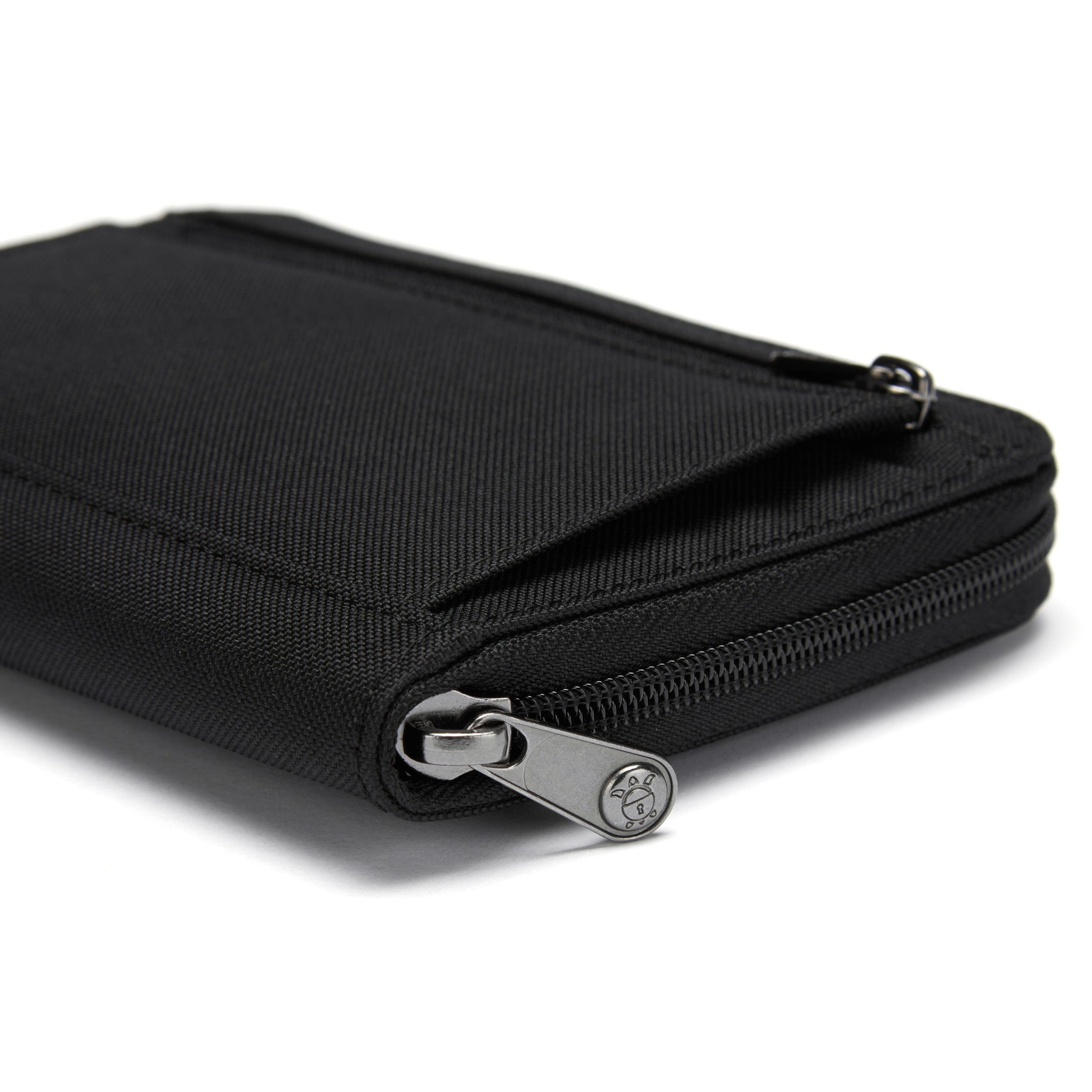 Pacsafe RFIDsafe Compact Travel Organizer