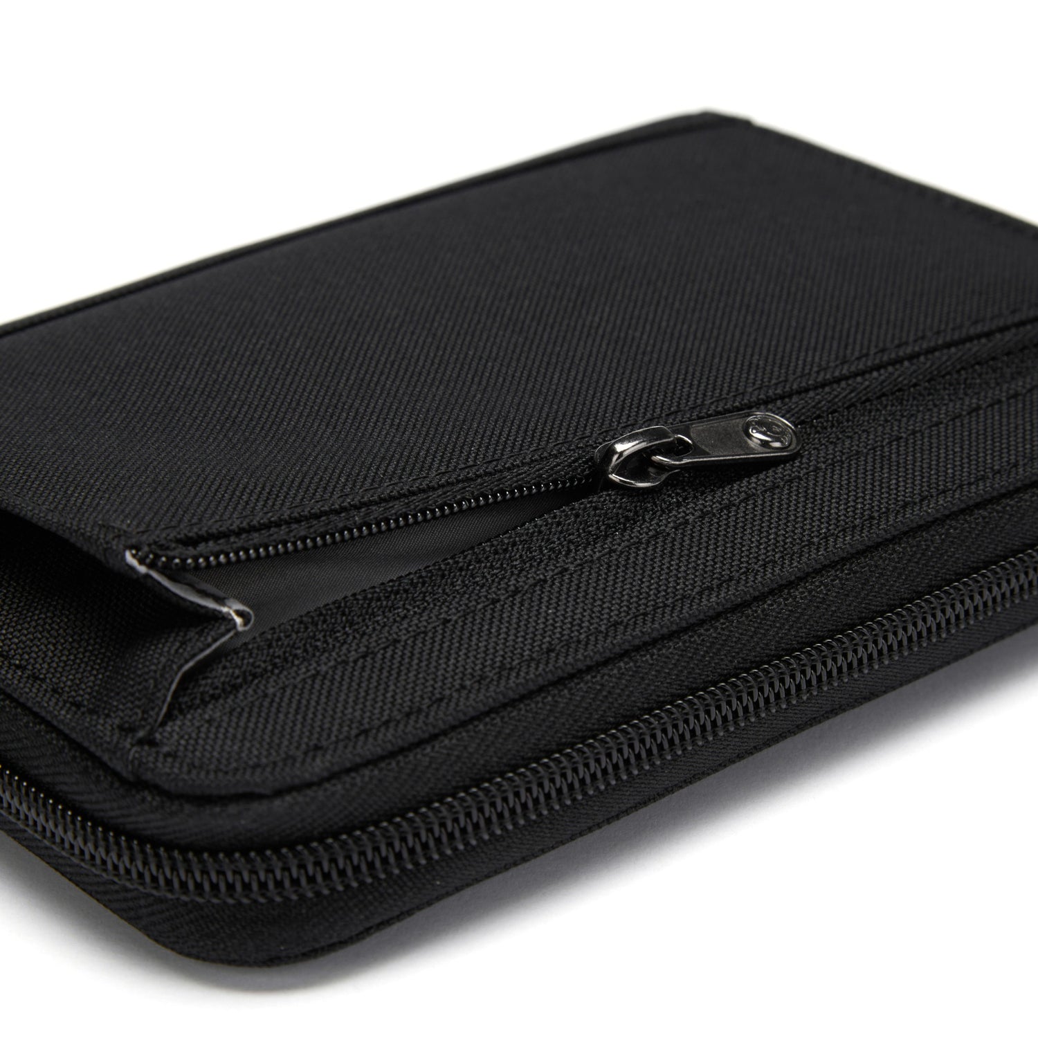 Pacsafe RFIDsafe Compact Travel Organizer