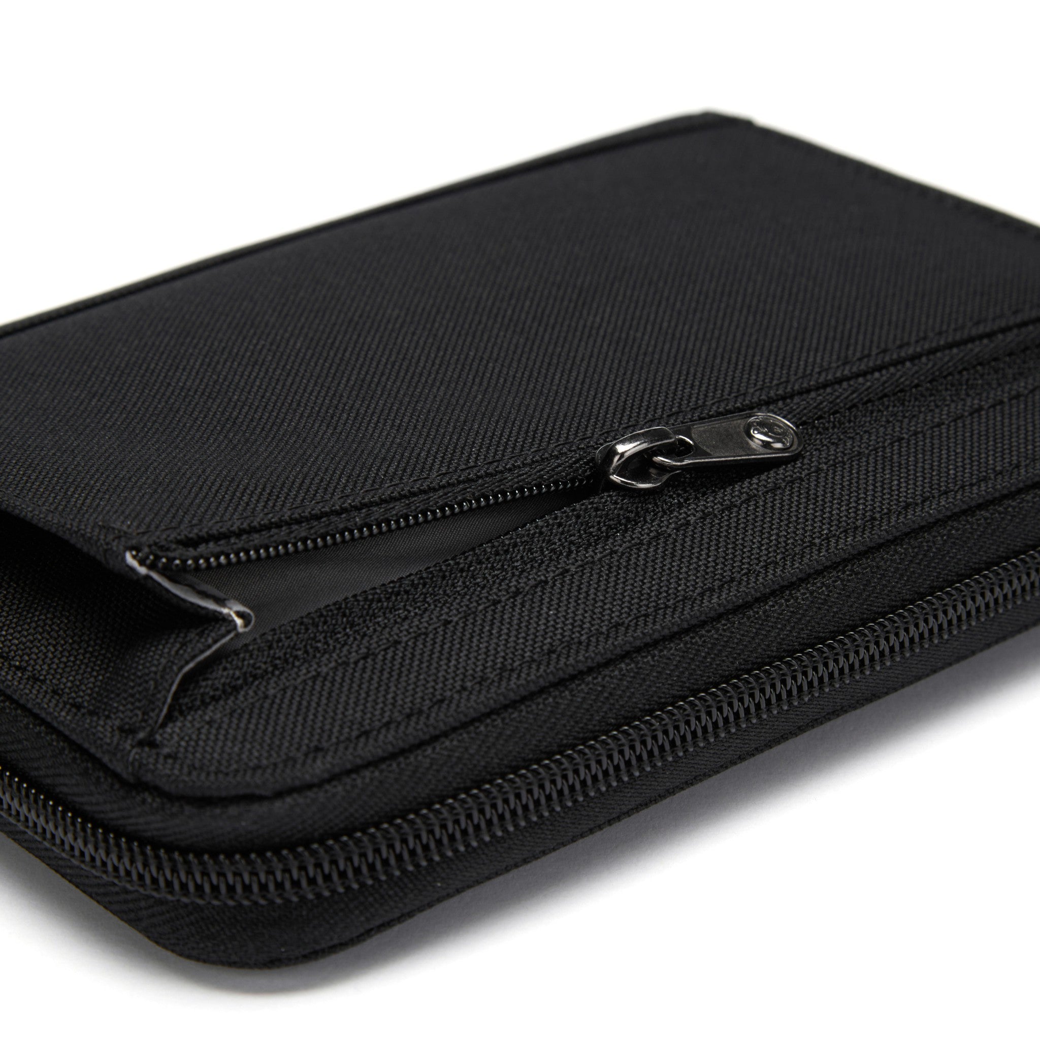 Pacsafe RFIDsafe Compact Travel Organizer