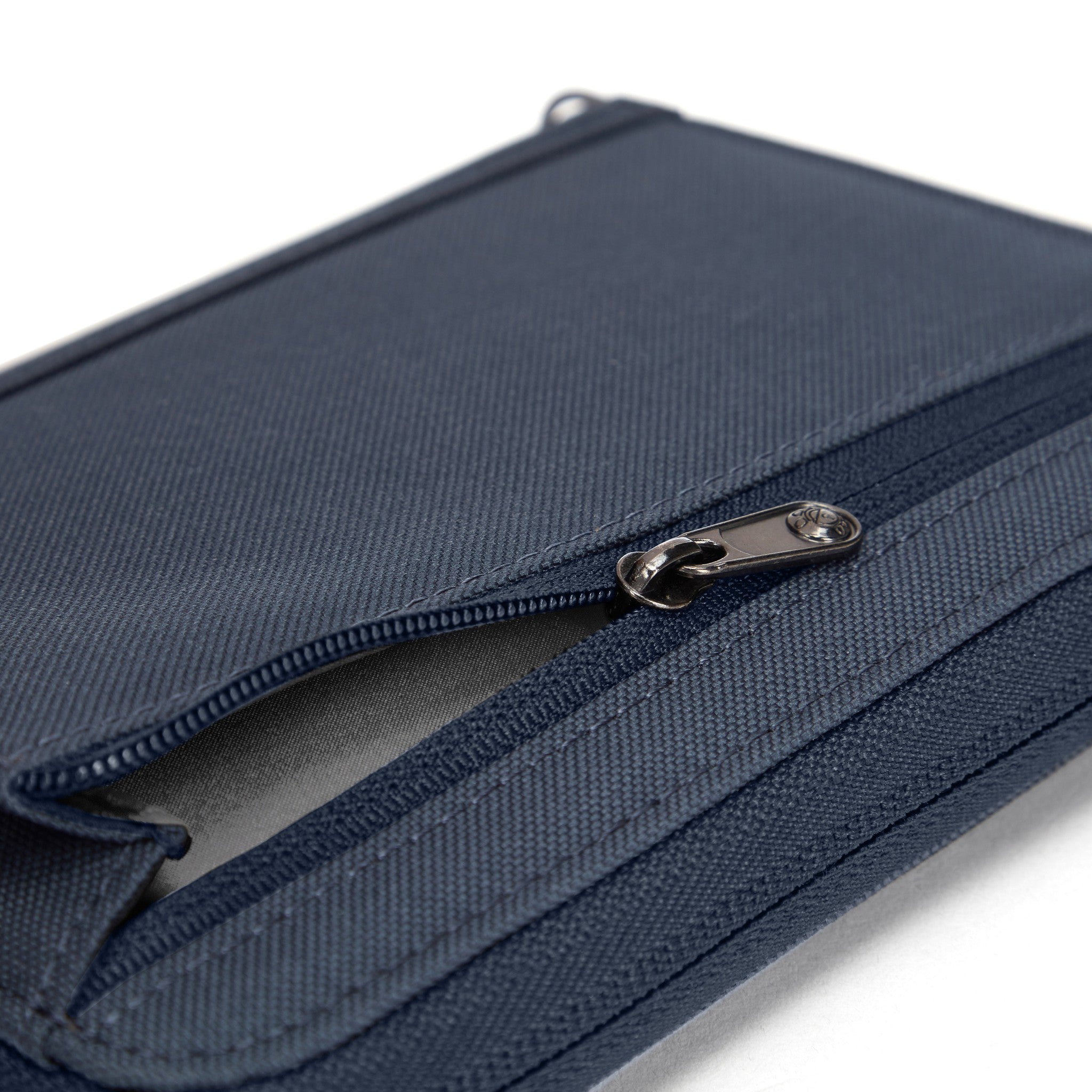 Pacsafe RFIDsafe Compact Travel Organizer