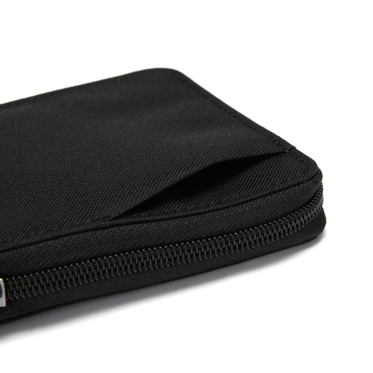 Pacsafe RFIDsafe Zip Around Wallet