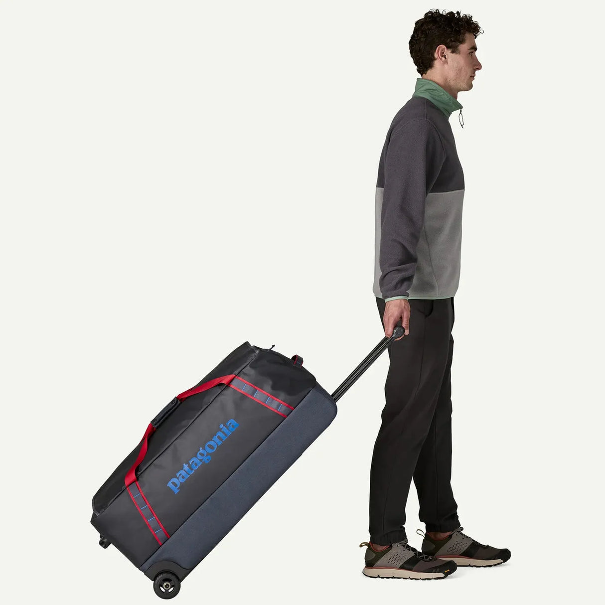 Patagonia Black Hole Wheeled Duffel 100L *STORE*