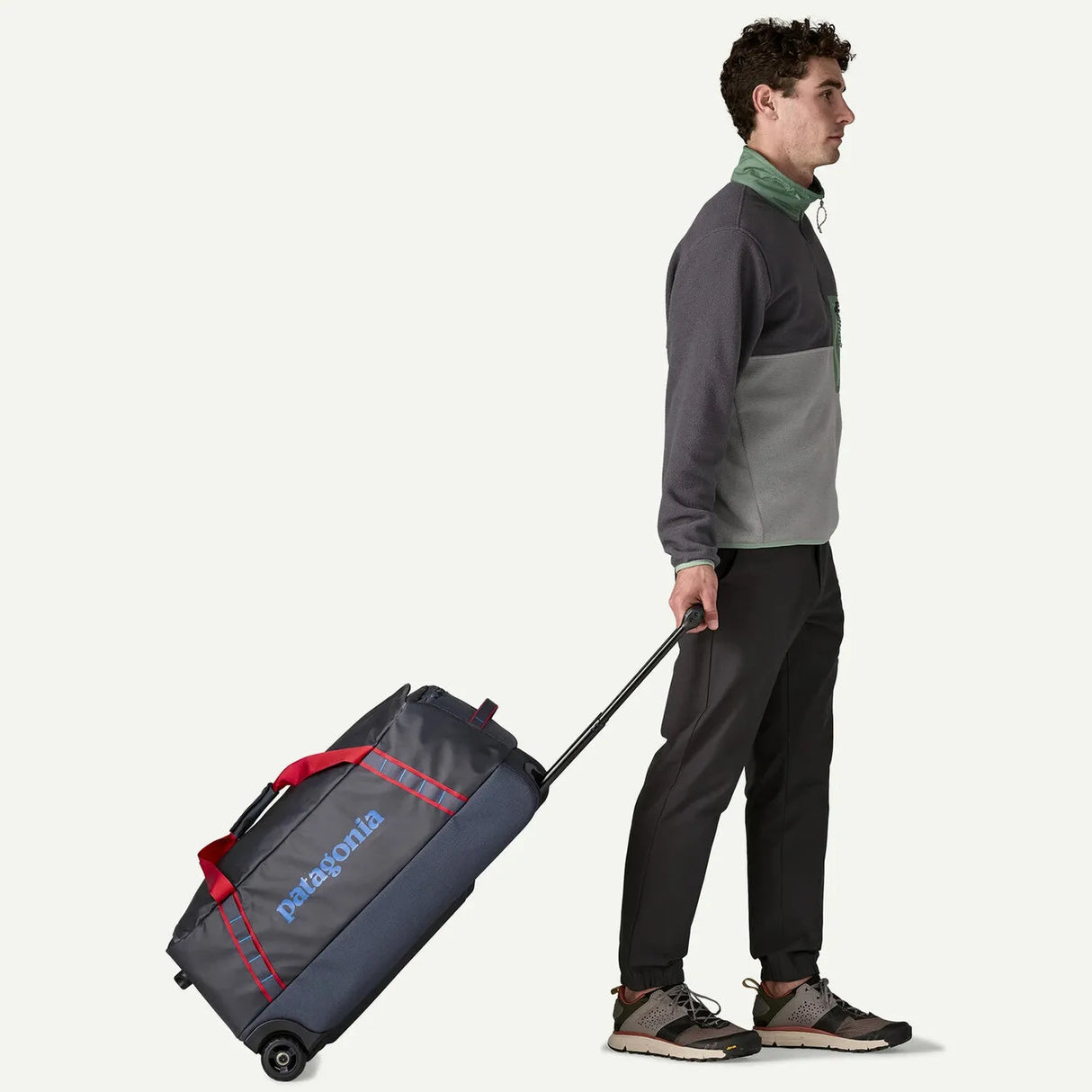Patagonia Black Hole Wheeled Duffel 70L *STORE*