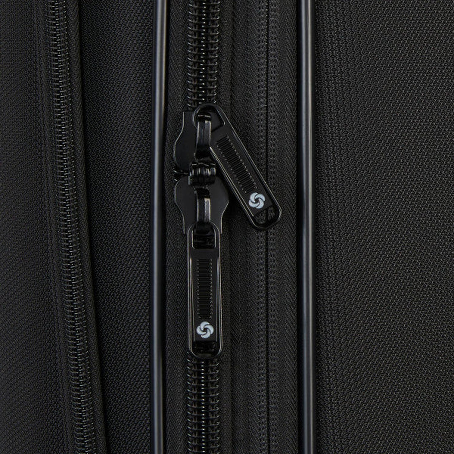 Samsonite Ascella 4.0 Medium Expandable Spinner