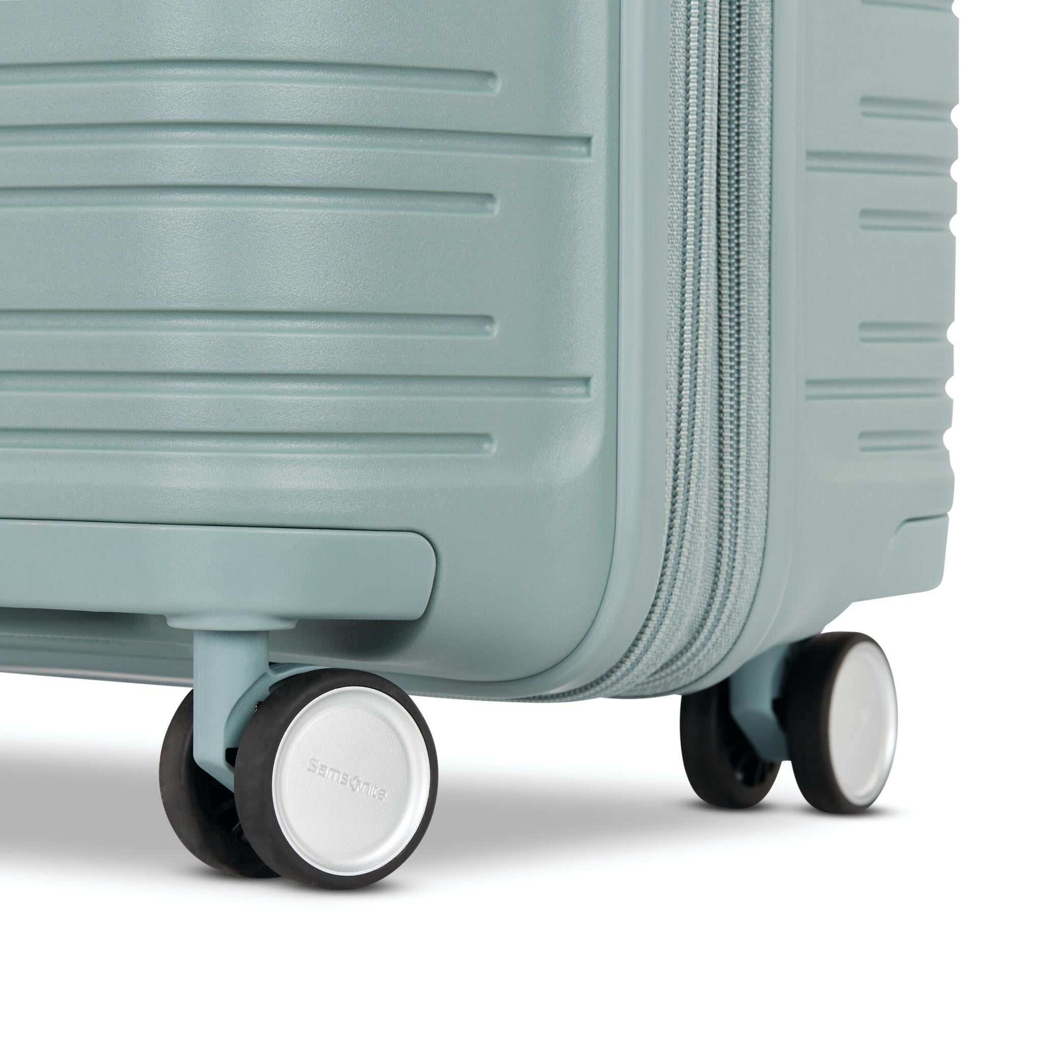 Samsonite Elevation Plus Hardside Global Carry-On Spinner (22 x 14 x 9 in)