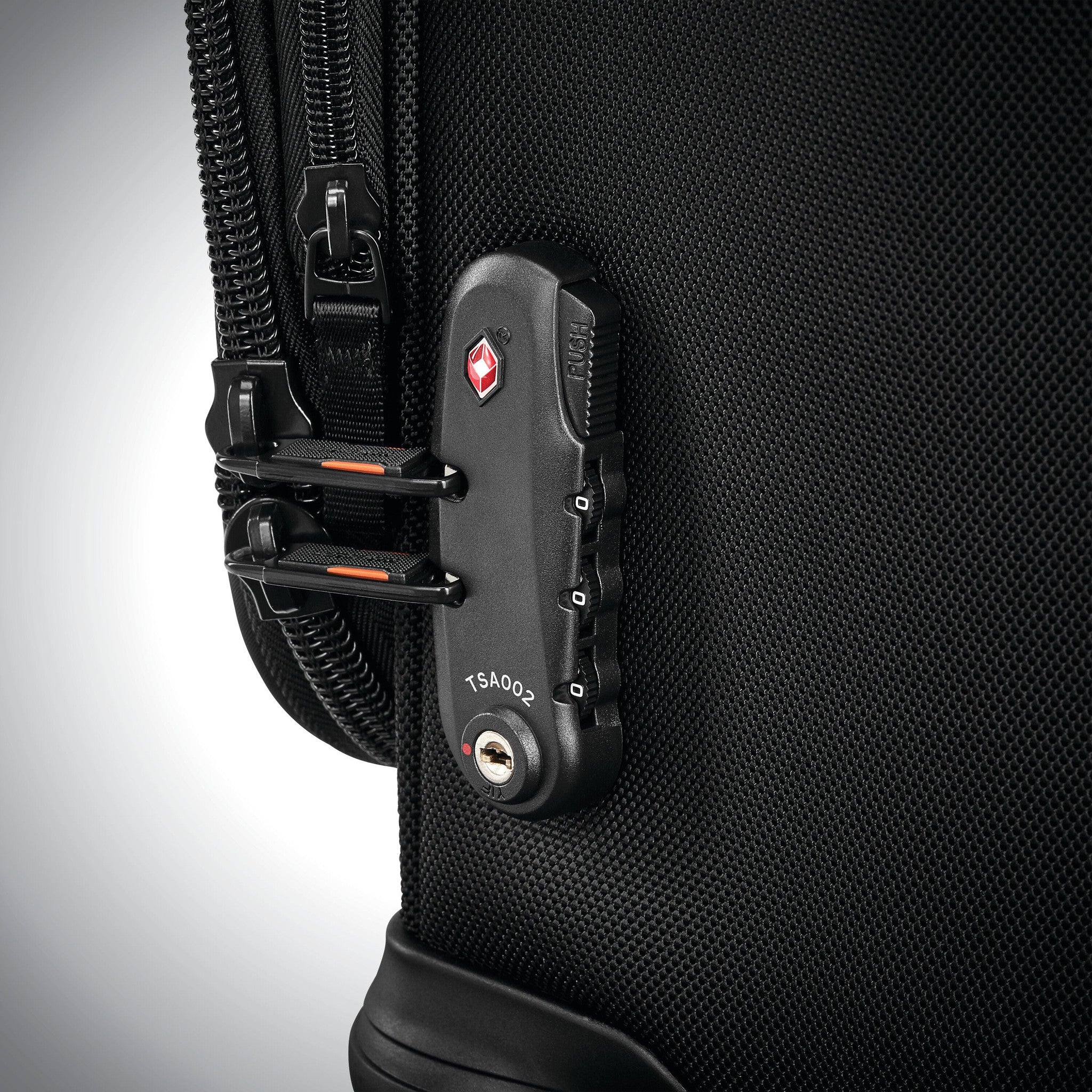 Samsonite Pro Medium Expandable Spinner
