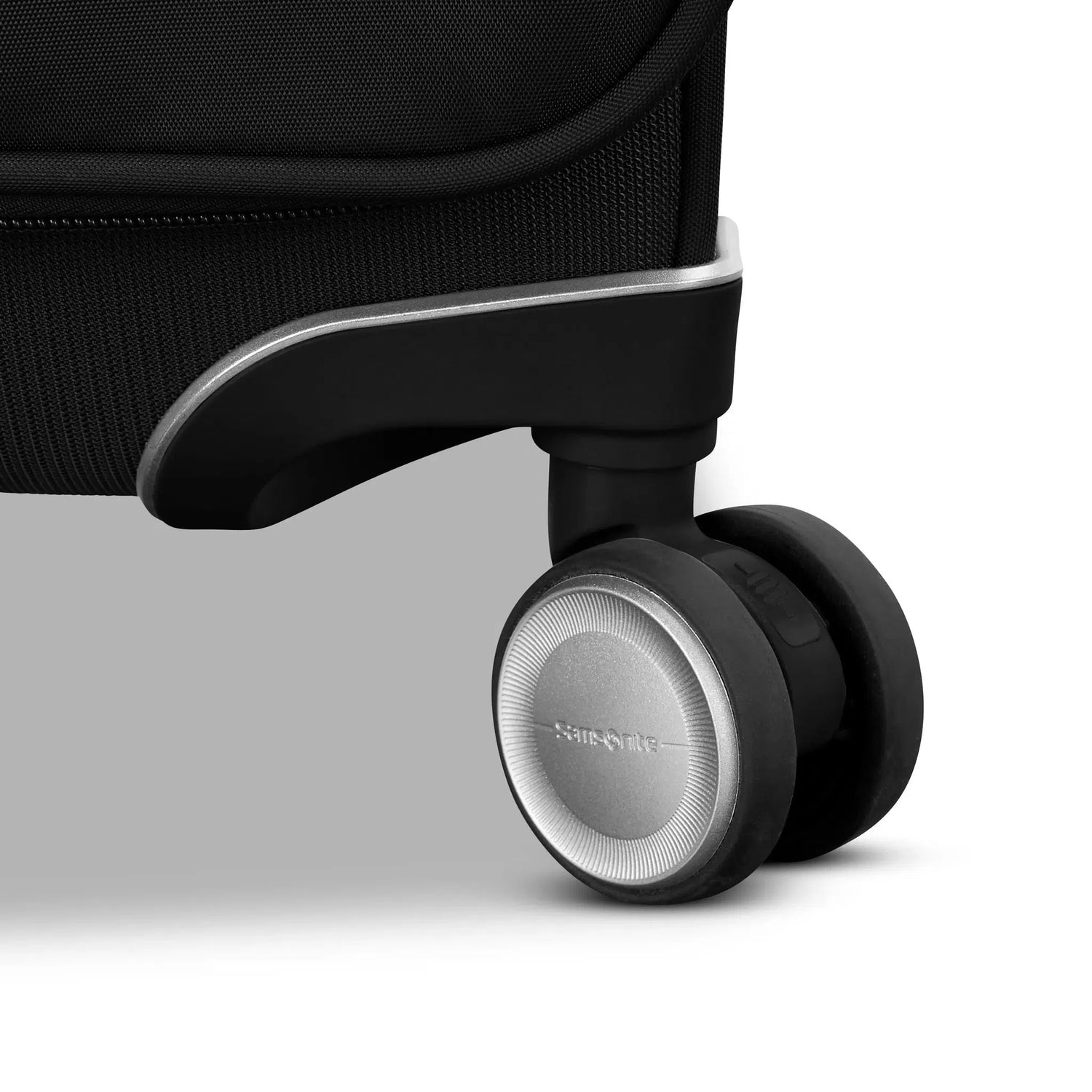 Samsonite Silhouette 18 Softside 22 x 14 x 9 Carry-On