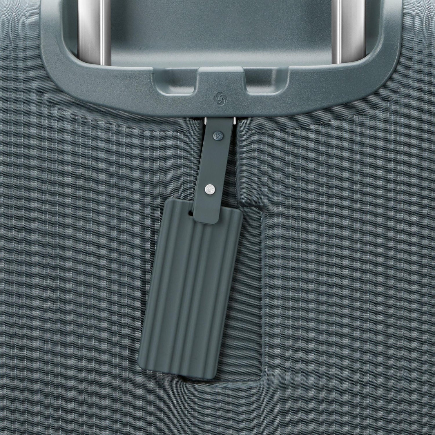 Samsonite Silhouette 18 Softside Large Expandable Spinner