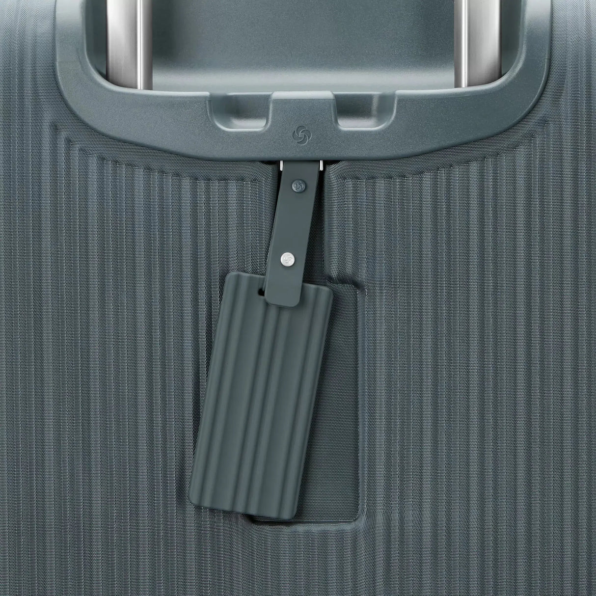 Samsonite Silhouette 18 Softside Medium Expandable Spinner
