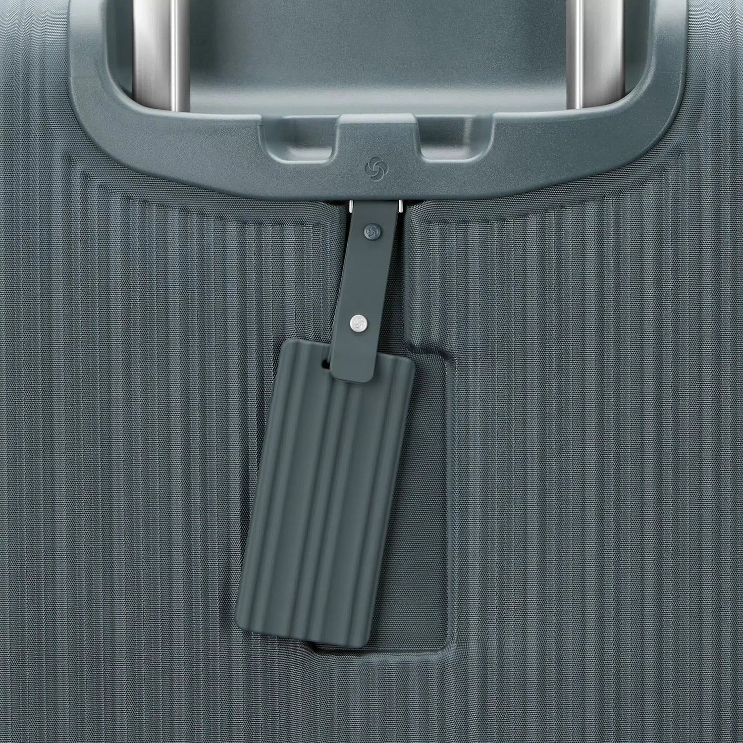 Samsonite Silhouette 18 Softside Medium Expandable Spinner