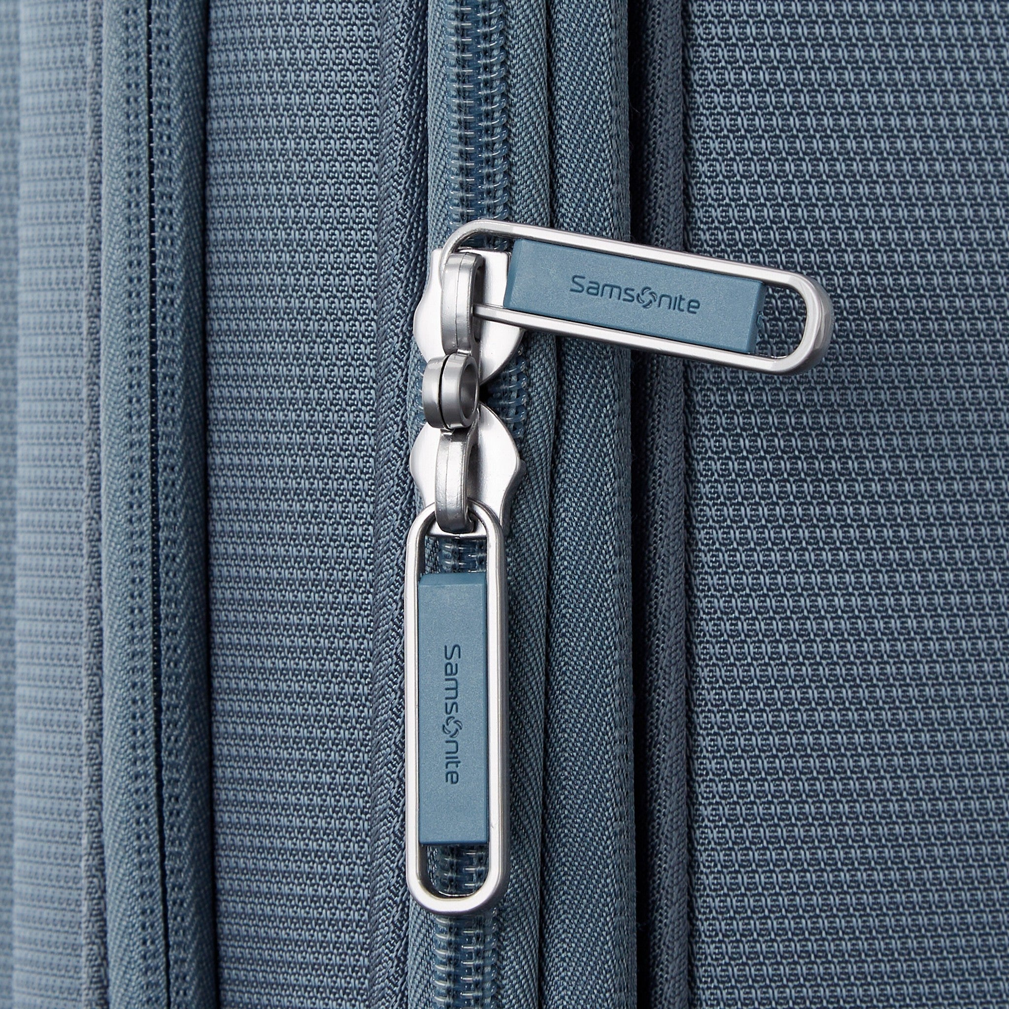 Samsonite UpLift Softside Large Expandable Spinner