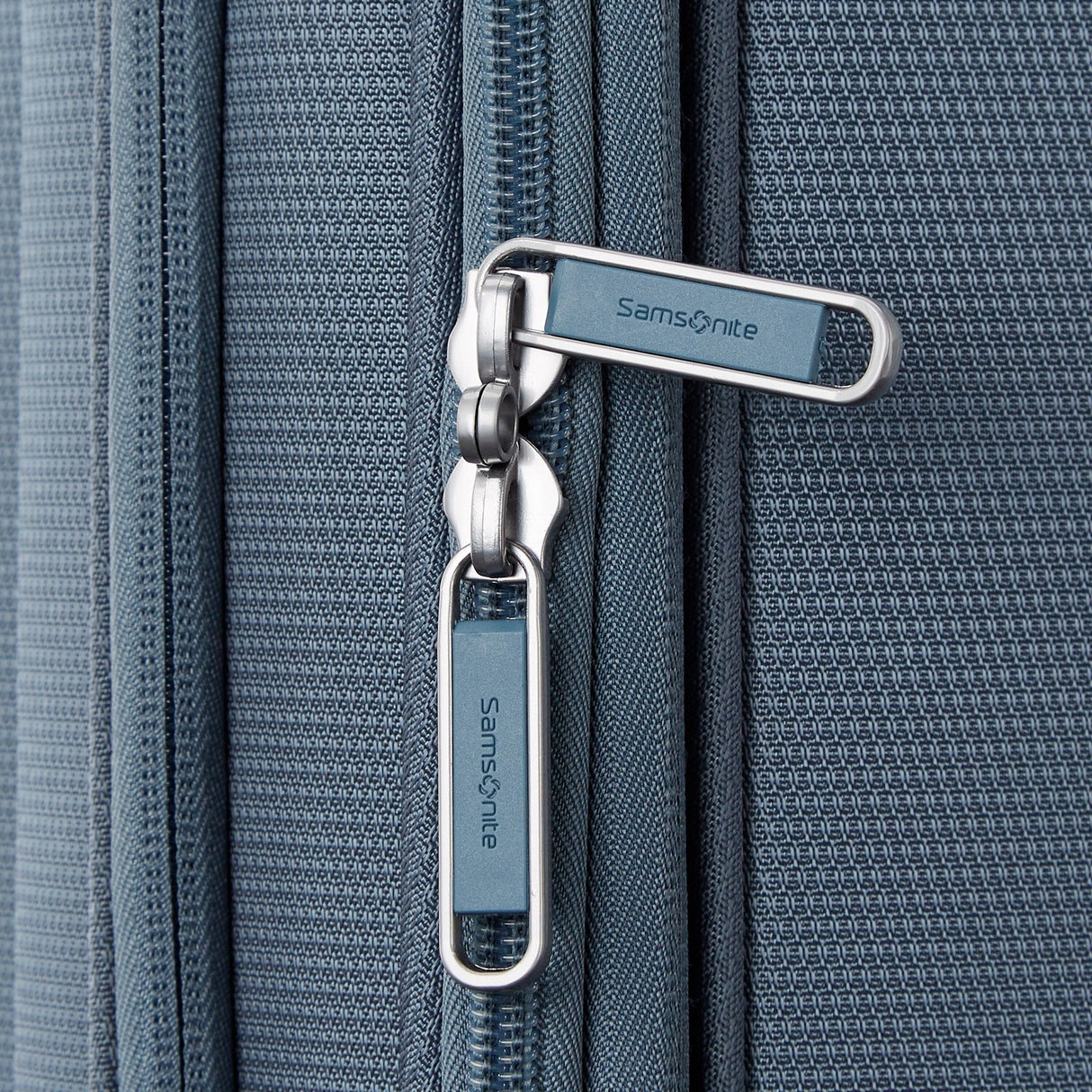 Samsonite UpLift Softside Medium Expandable Spinner
