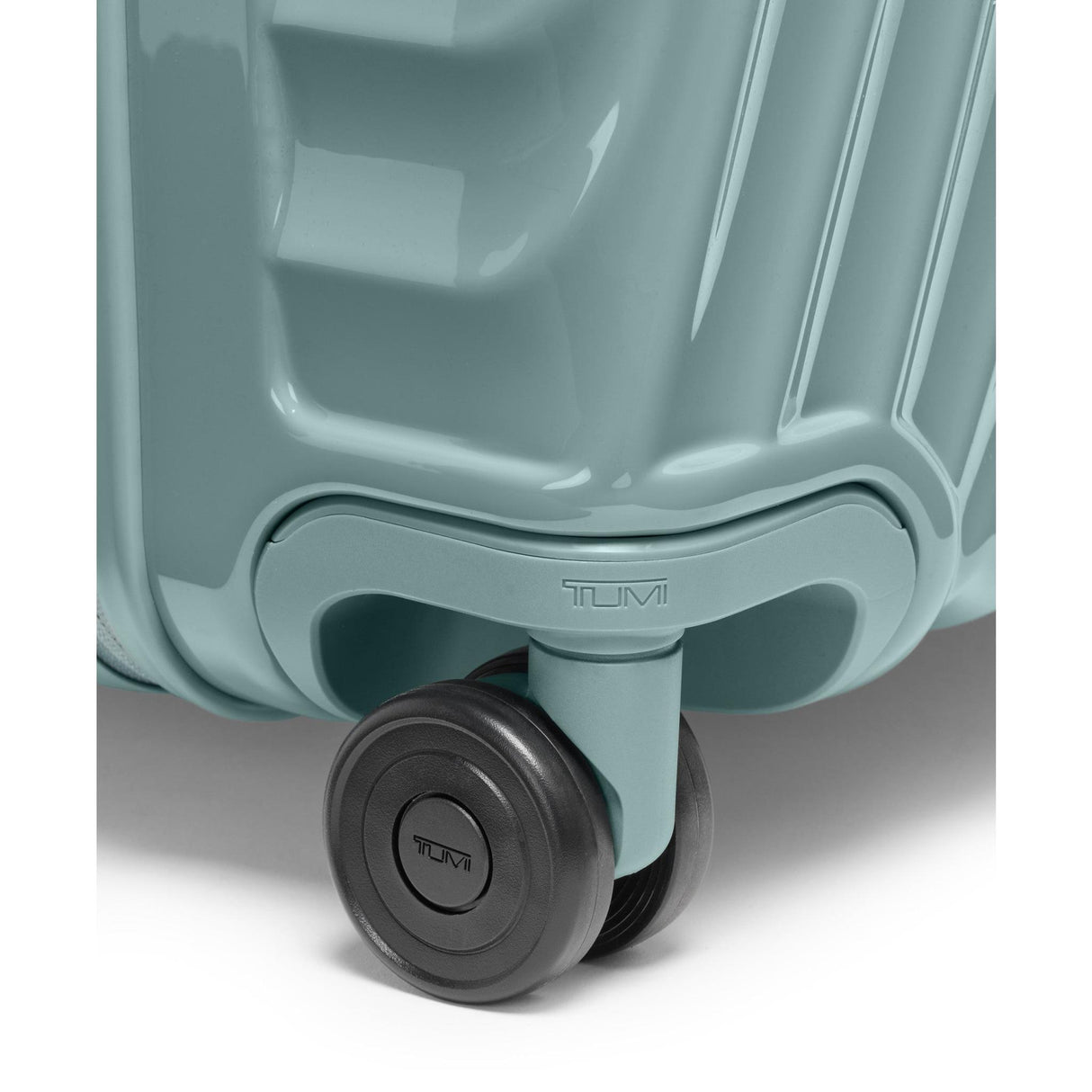 TUMI 19 Degree Extended Trip Expandable 4 Wheeled Packing Case