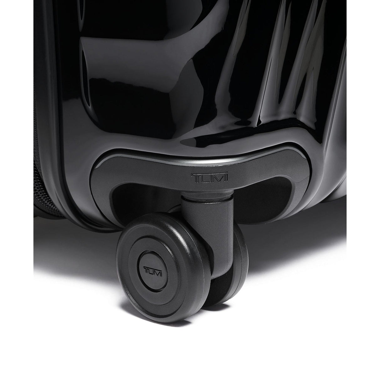 TUMI 19 Degree Extended Trip Expandable 4 Wheeled Packing Case