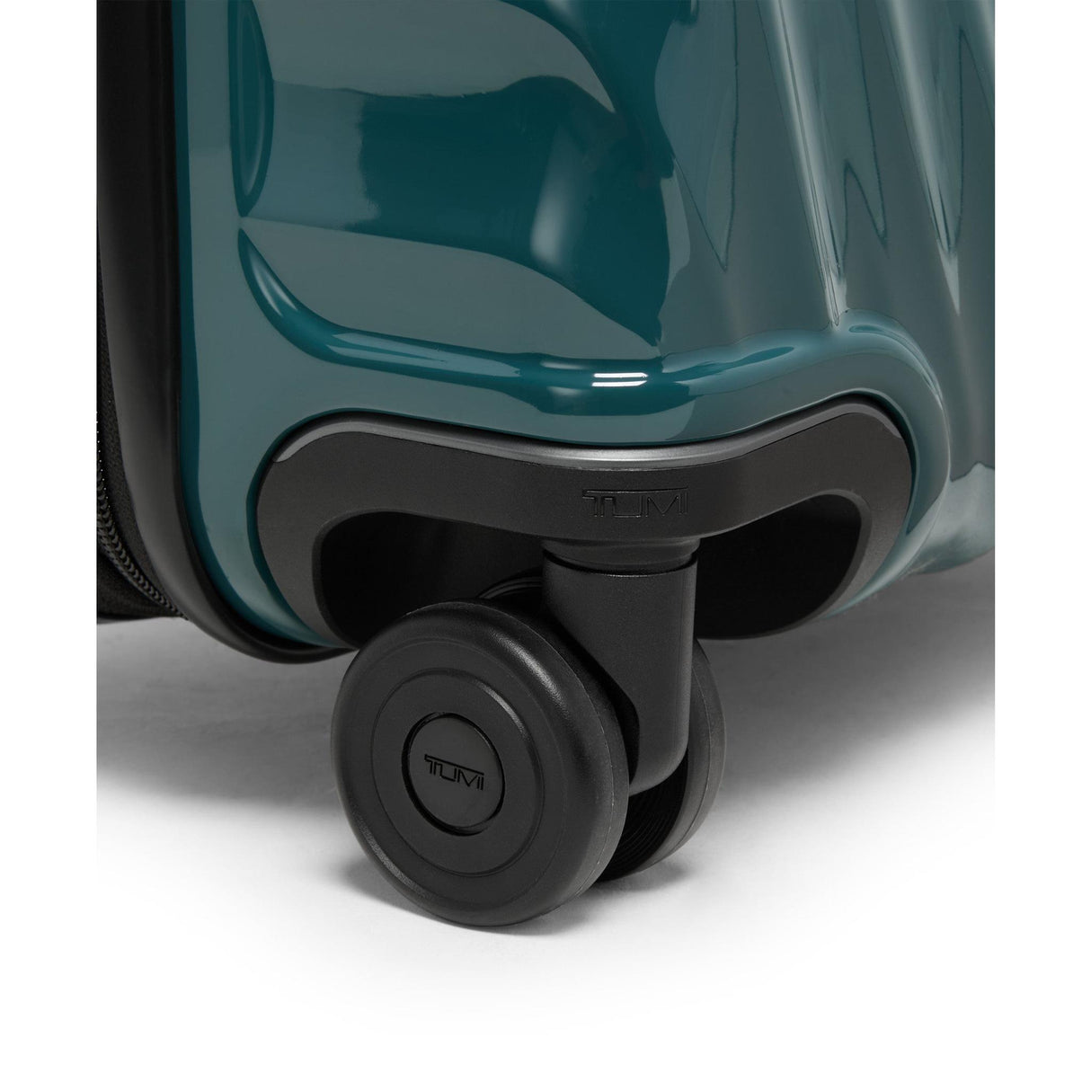 TUMI 19 Degree International Expandable 4 Wheeled Carry-On