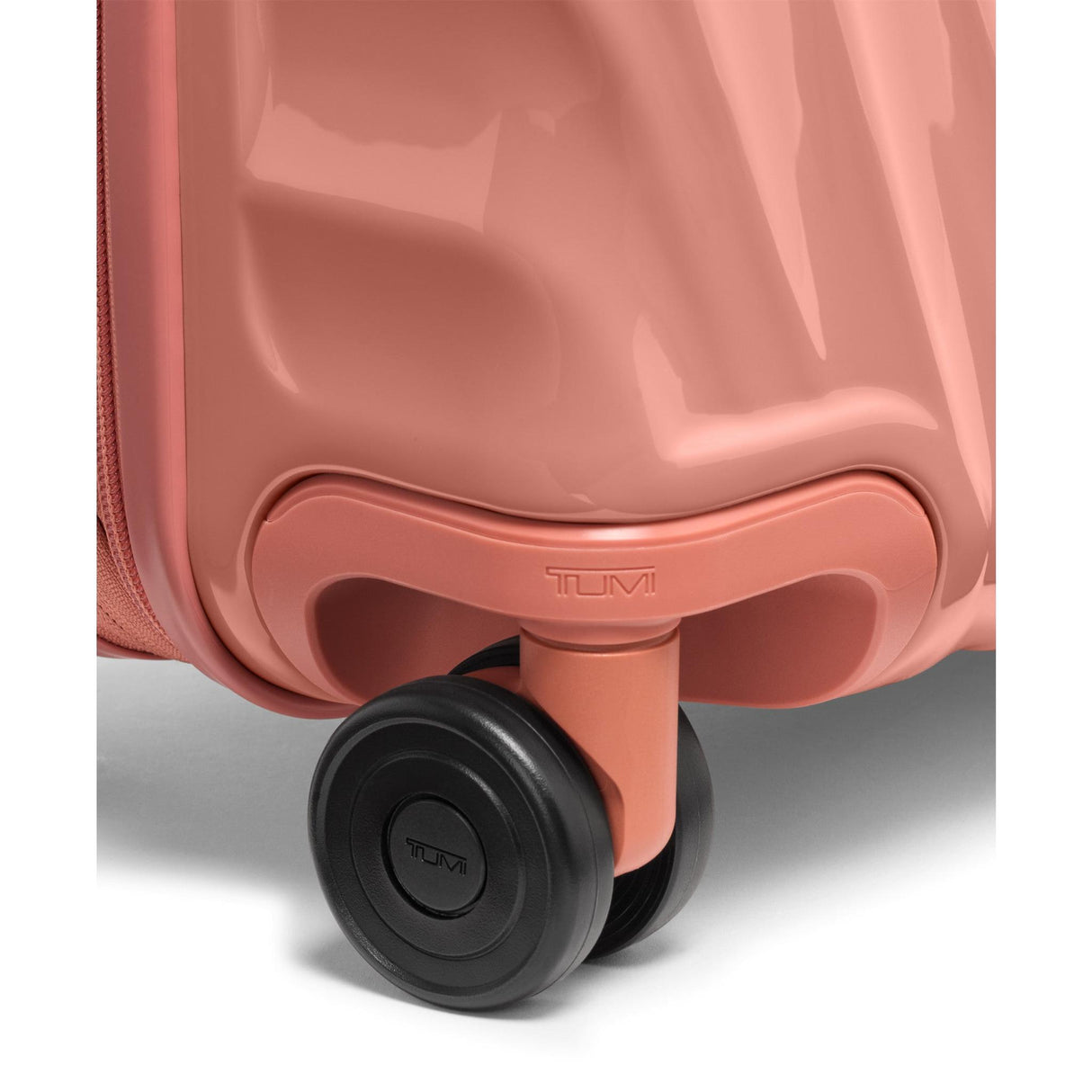 TUMI 19 Degree International Expandable 4 Wheeled Carry-On