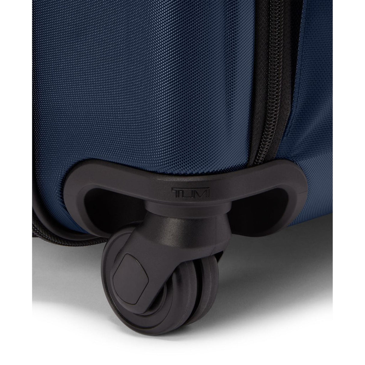 TUMI Alpha Hybrid Extended Trip Expandable 4 Wheeled Packing Case