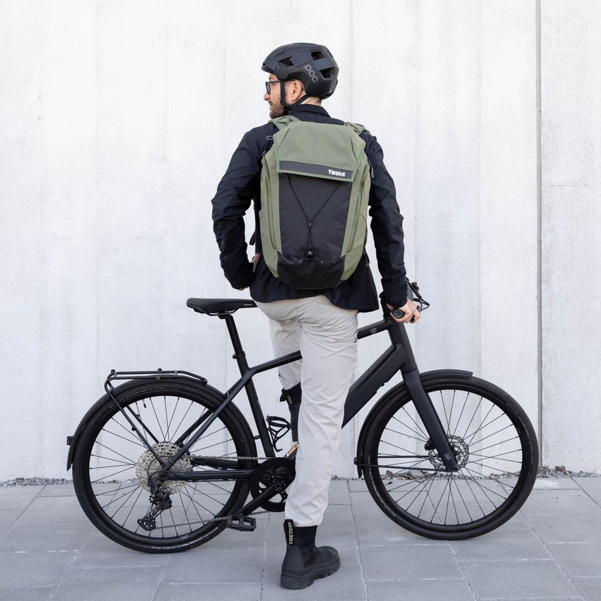 Thule Luggage Paramount Commuter Backpack 28L