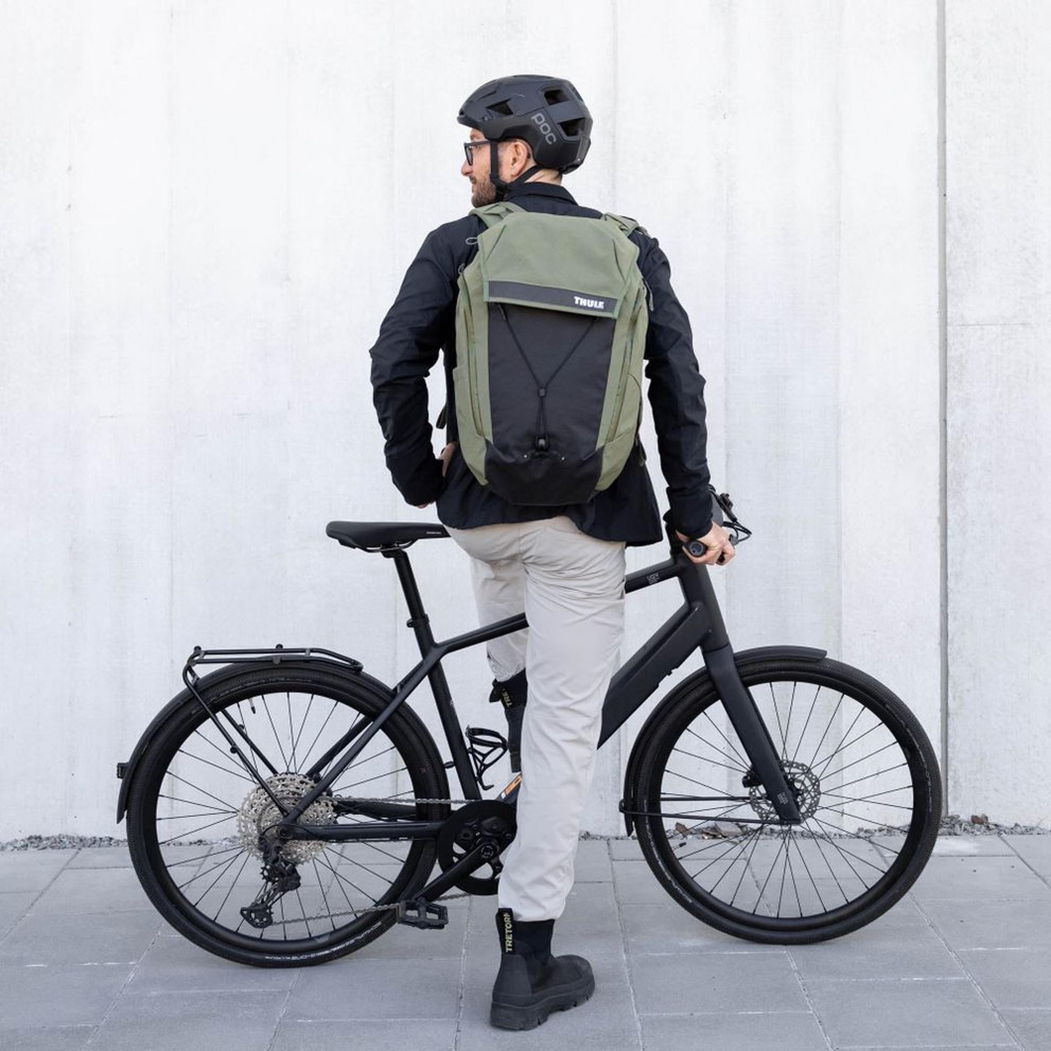 Thule Luggage Paramount Commuter Backpack 28L