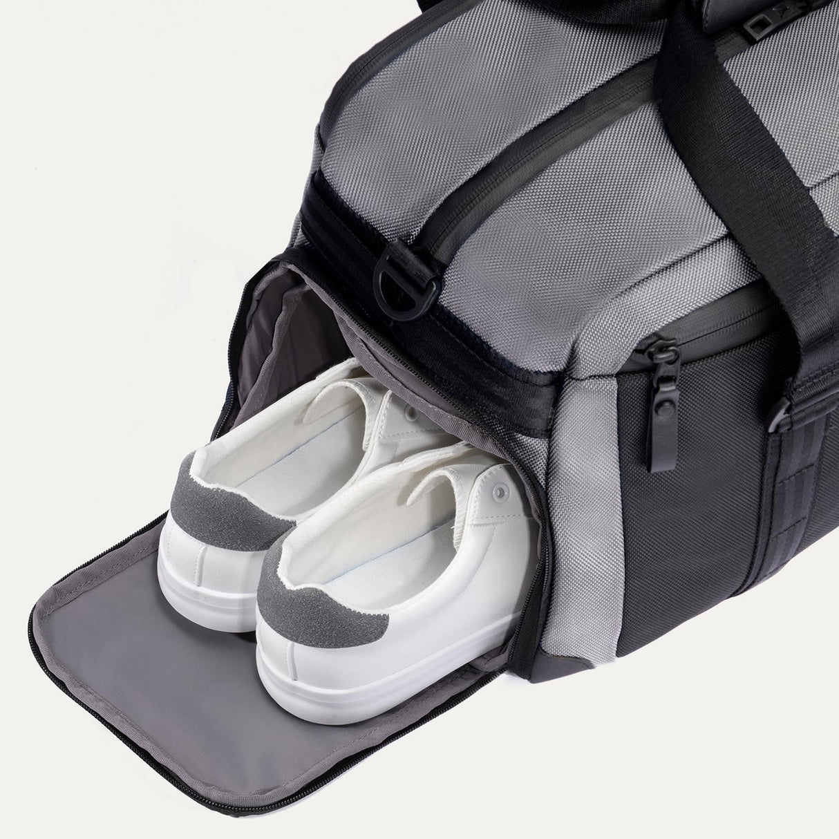 Travelpro Altitude Day-to-Day Duffel