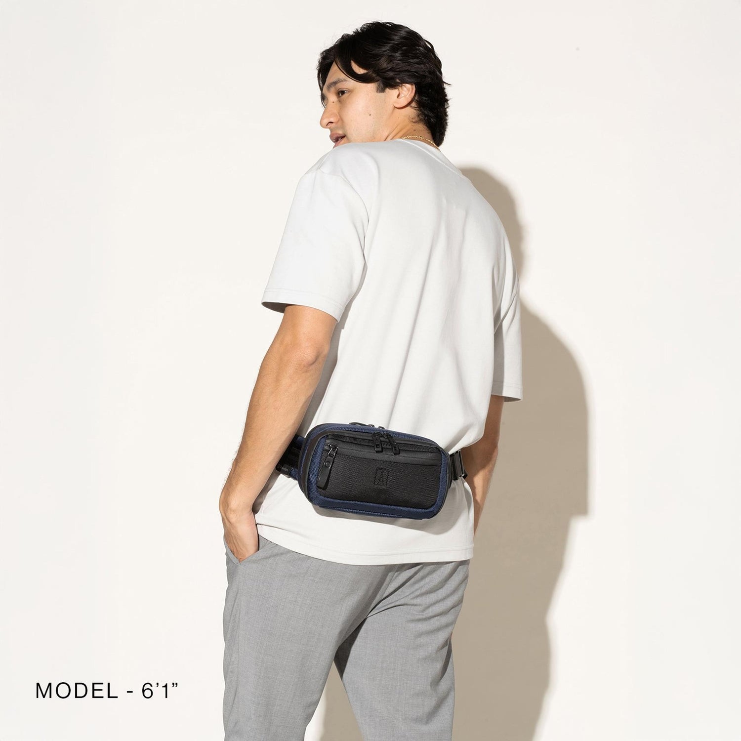 Travelpro Altitude Sling 2L