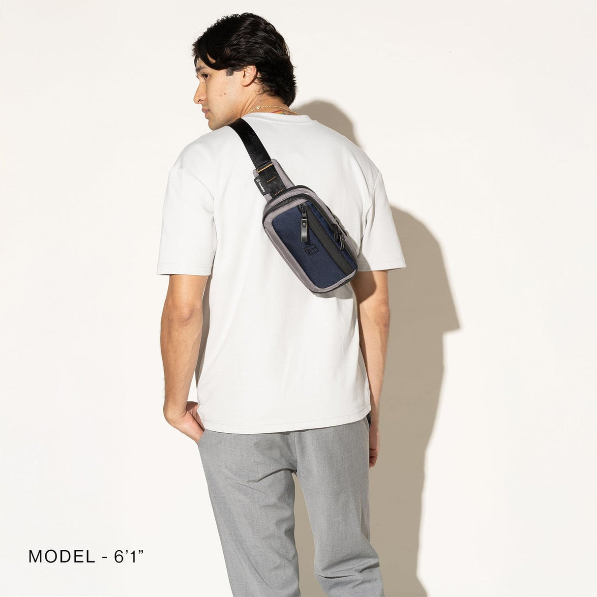 Travelpro Altitude Sling 2L