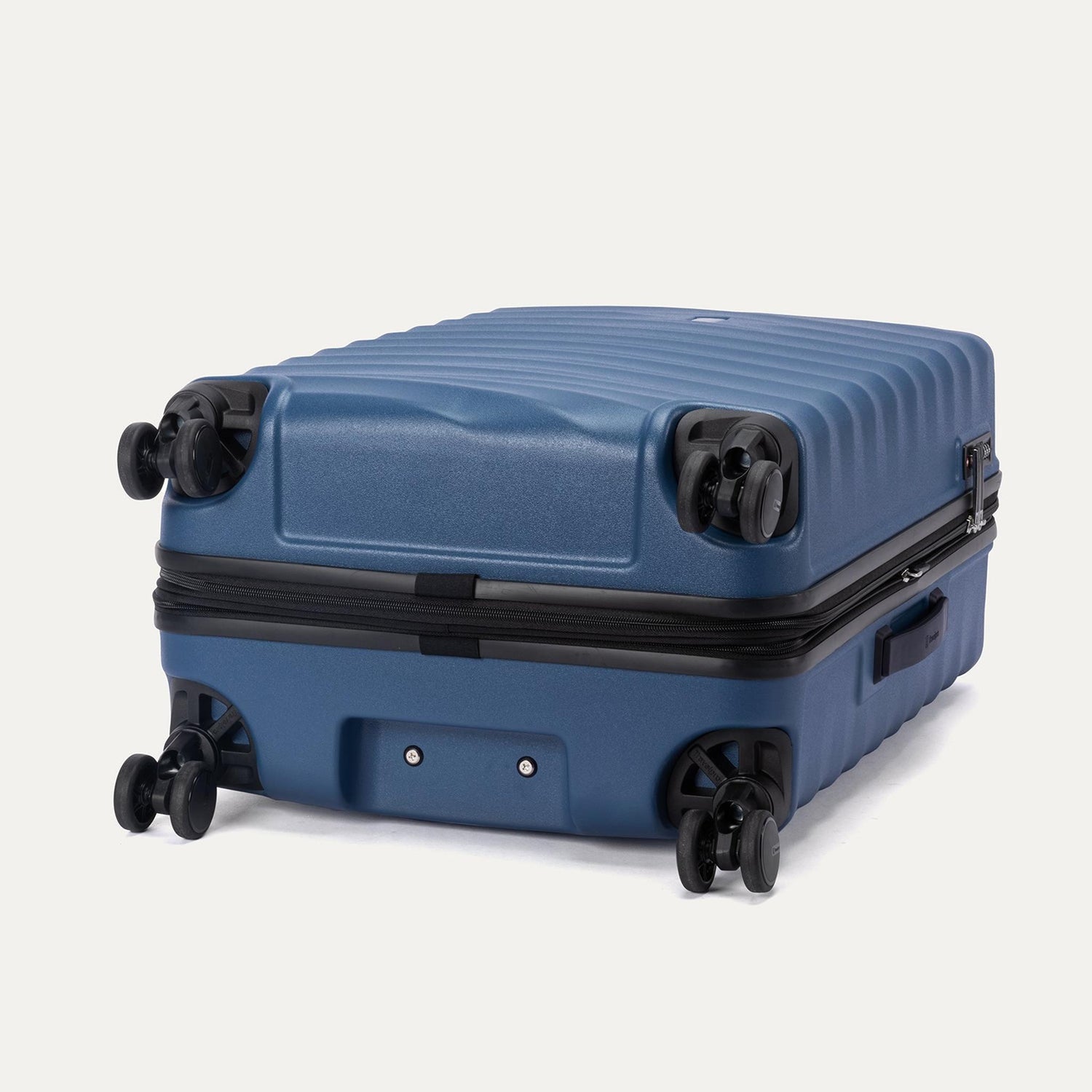 Travelpro Maxlite Air V2 Medium Check-in Expandable Spinner